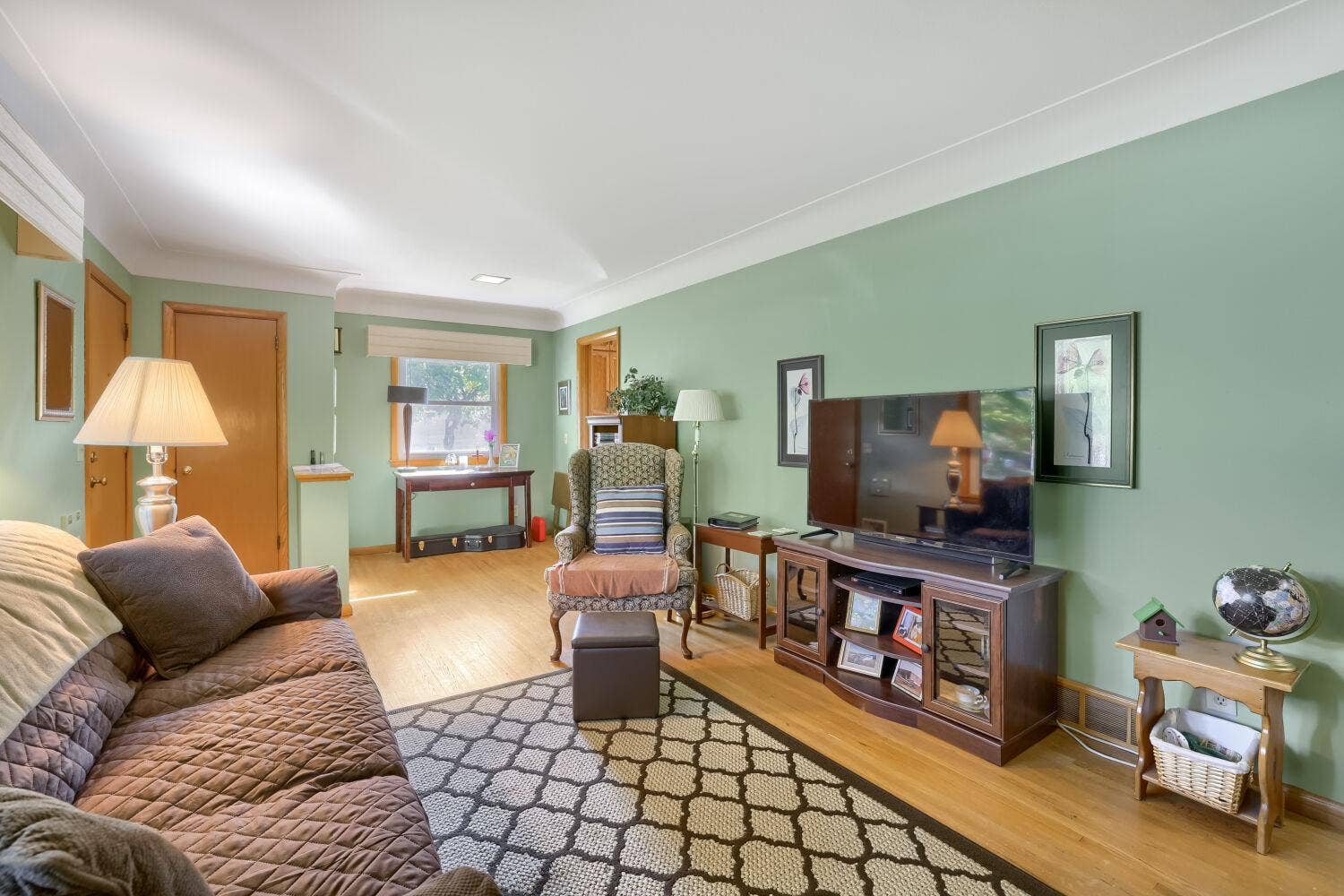 5301 Penn Avenue N, Brooklyn Center, MN 55430 5301 Penn Ave N - Web Quality - 006 - 06 Living Room.jpg