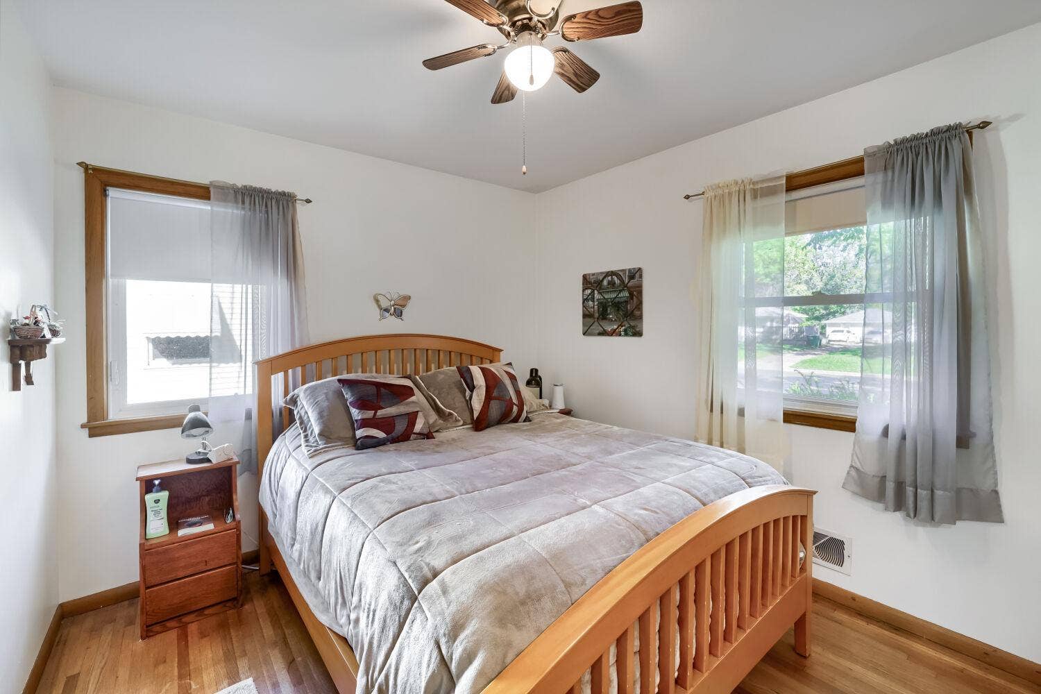 5301 Penn Avenue N, Brooklyn Center, MN 55430 5301 Penn Ave N - Web Quality - 018 - 18 Primary Bedroom.jpg