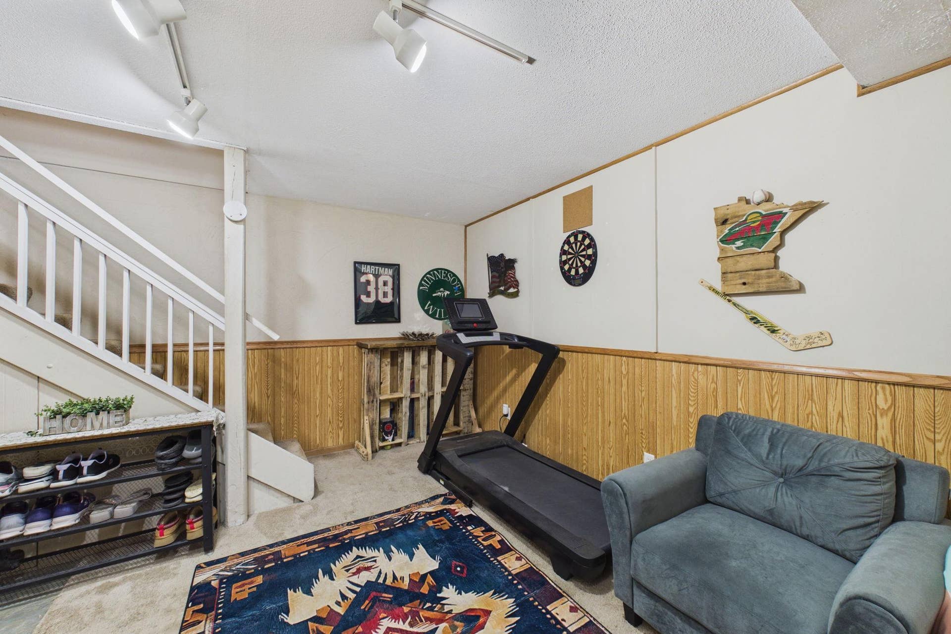 1467 Goodwin Avenue N, Oakdale, MN 55128