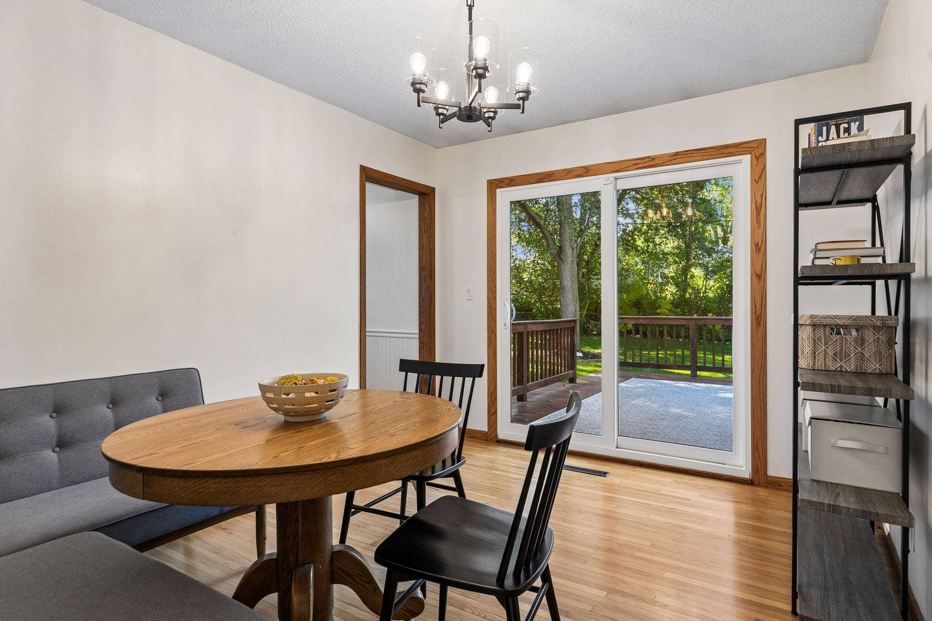 4333 Diamond Drive, Eagan, MN 55122 4333 Diamond Drive, Eagan, MN 55122