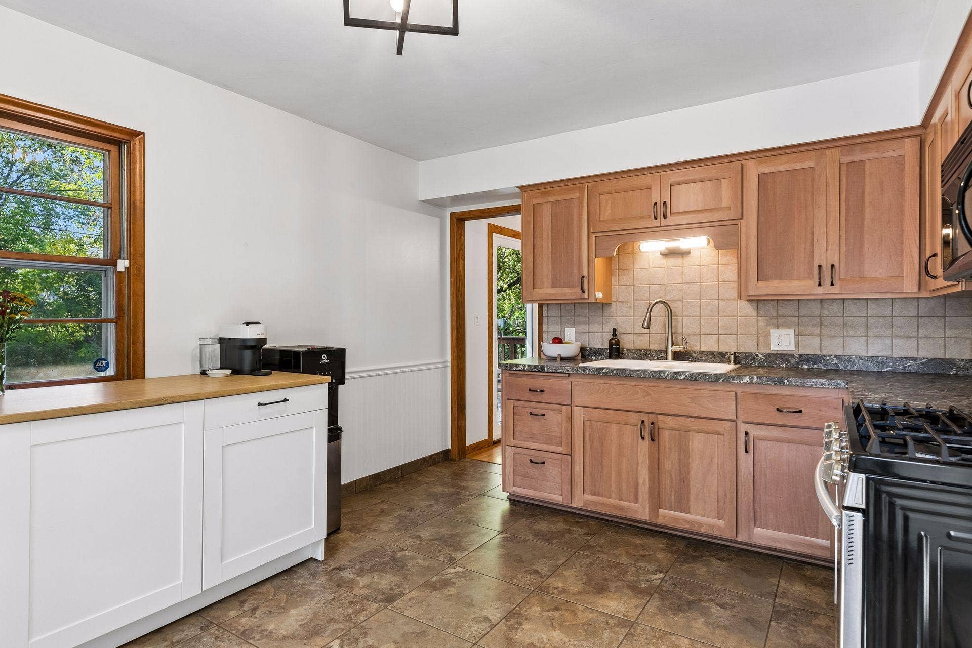 4333 Diamond Drive, Eagan, MN 55122 4333 Diamond Drive, Eagan, MN 55122