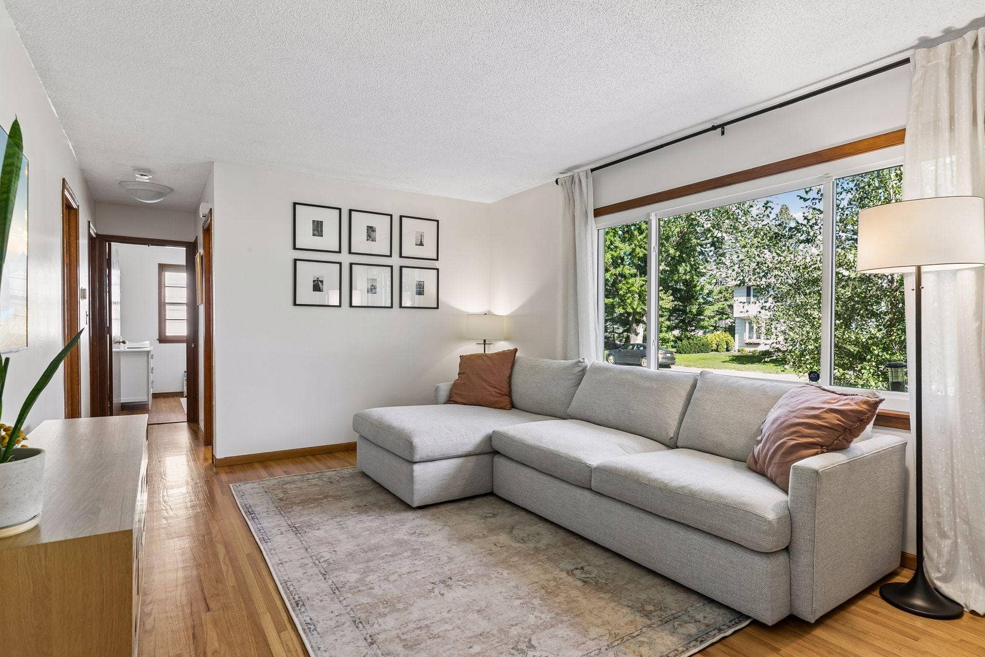 4333 Diamond Drive, Eagan, MN 55122 4333 Diamond Drive, Eagan, MN 55122