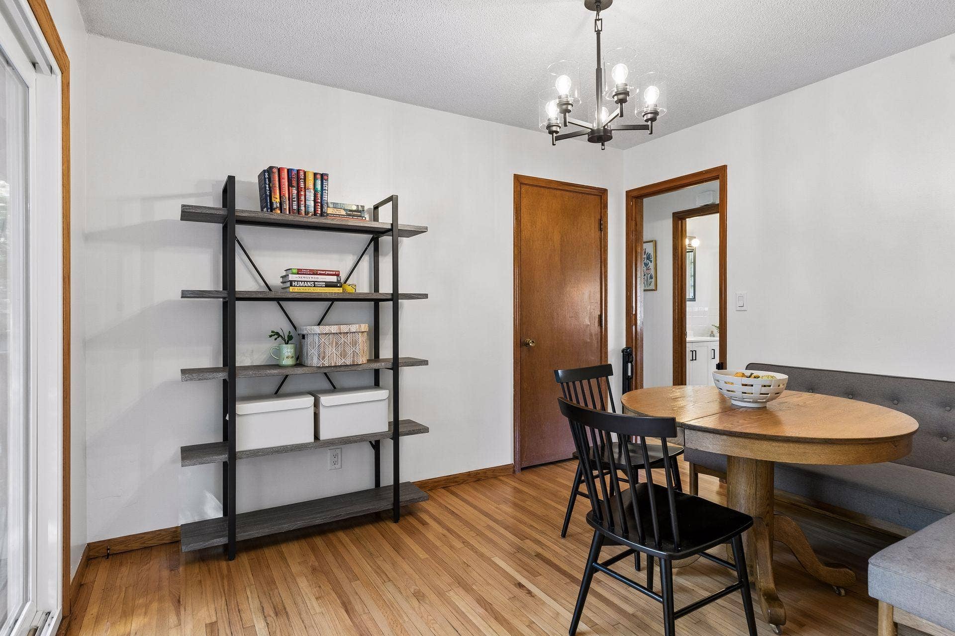 4333 Diamond Drive, Eagan, MN 55122 4333 Diamond Drive, Eagan, MN 55122