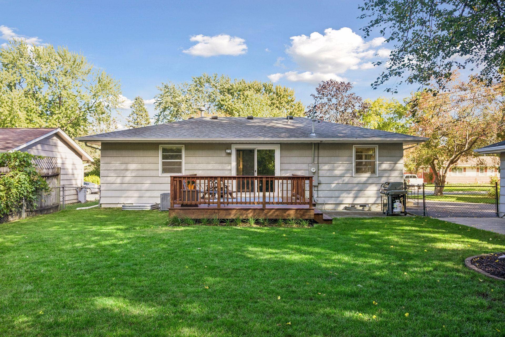 4333 Diamond Drive, Eagan, MN 55122 4333 Diamond Drive, Eagan, MN 55122