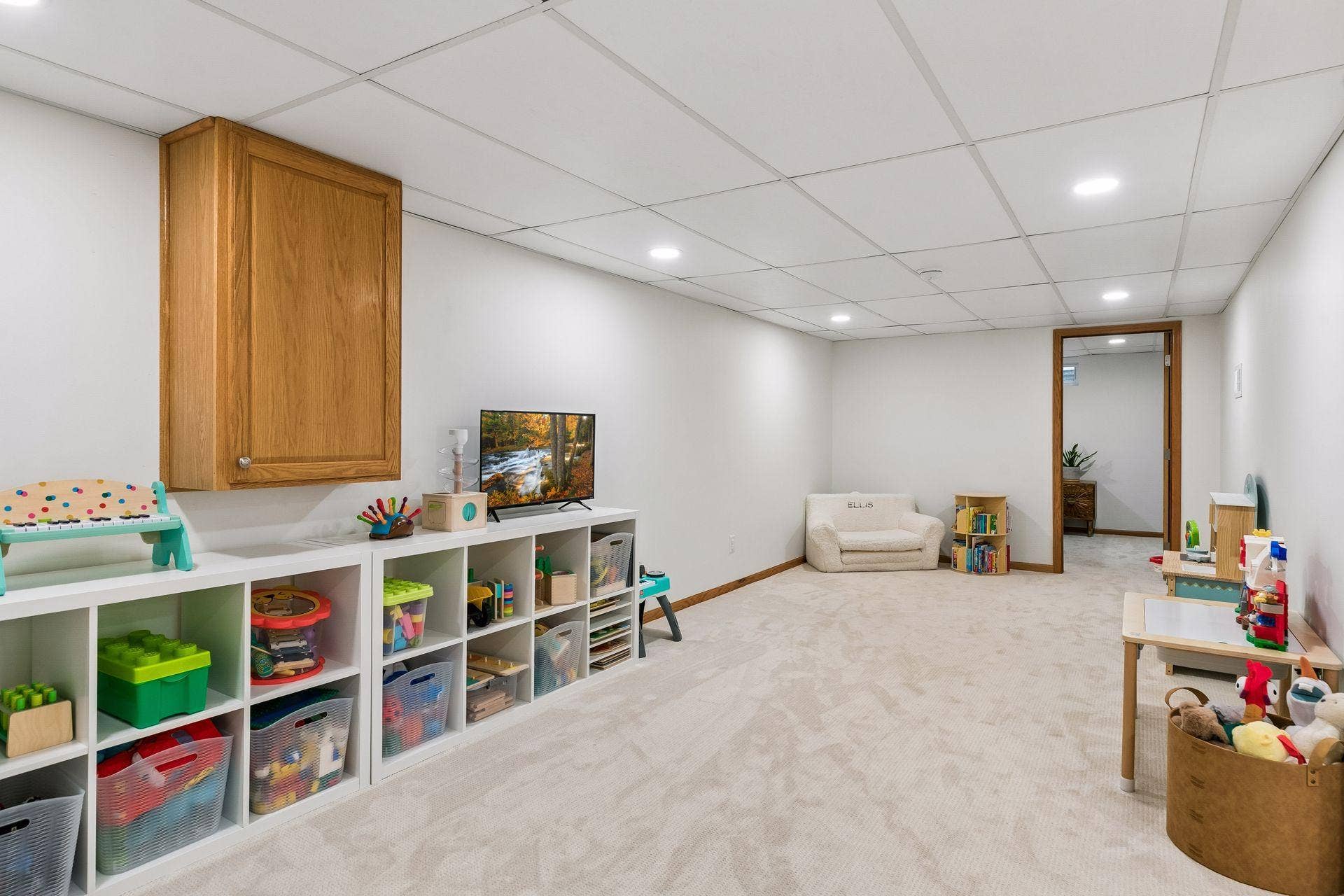 4333 Diamond Drive, Eagan, MN 55122 4333 Diamond Drive, Eagan, MN 55122
