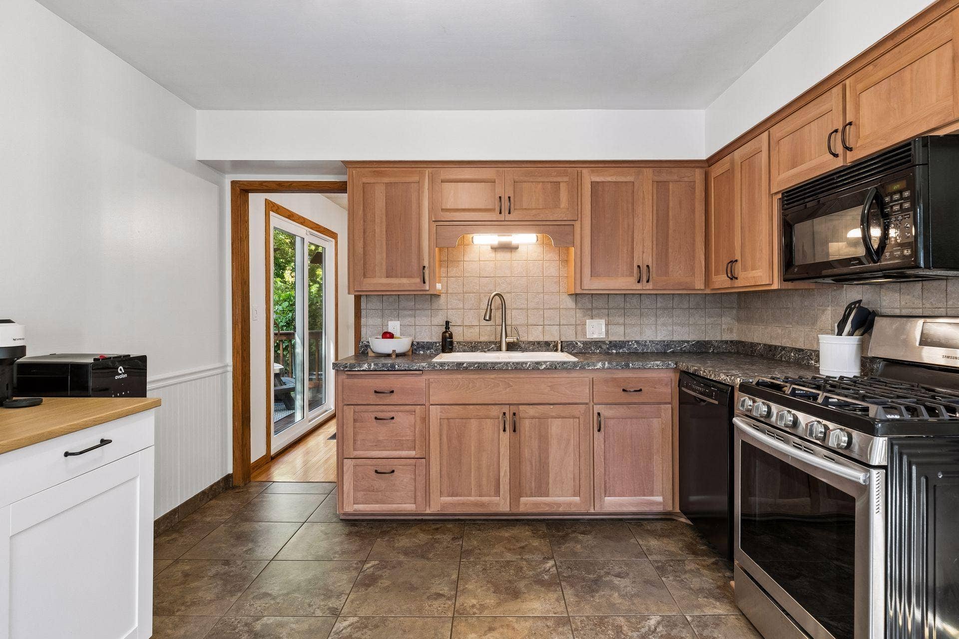4333 Diamond Drive, Eagan, MN 55122 4333 Diamond Drive, Eagan, MN 55122