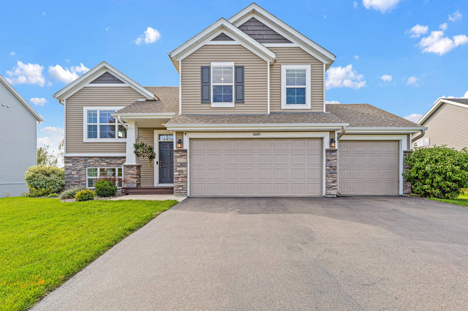 6642 96th Street S, Cottage Grove, MN 55016 6642 96th Street S, Cottage Grove, MN 55016