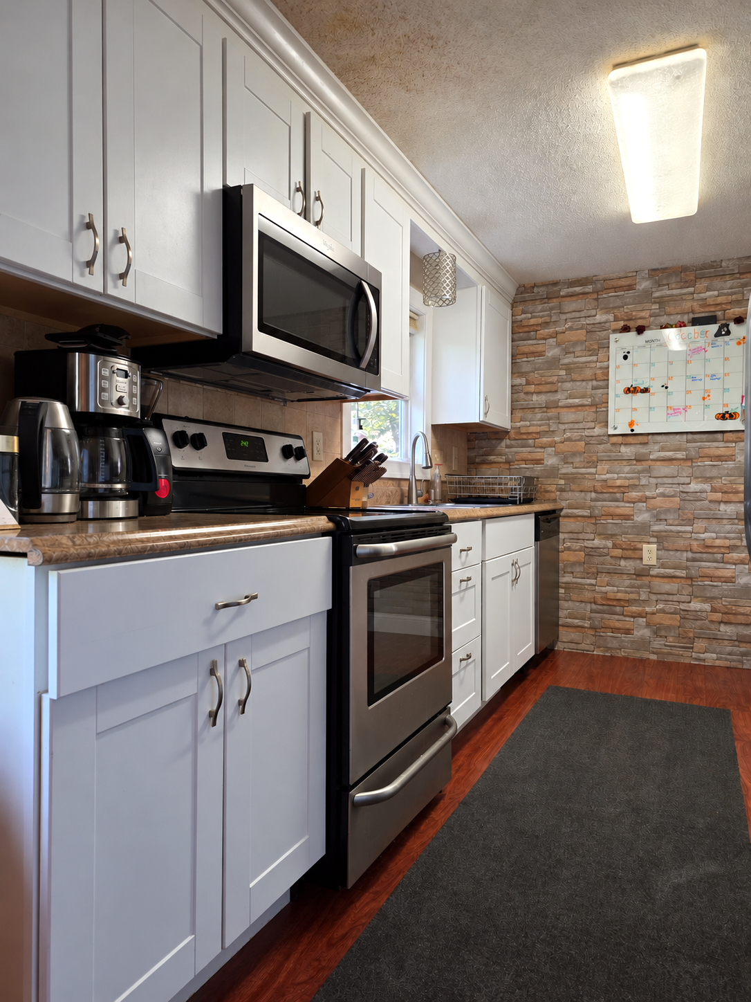 3913 52nd Avenue N, Brooklyn Center, MN 55429 Kitchen