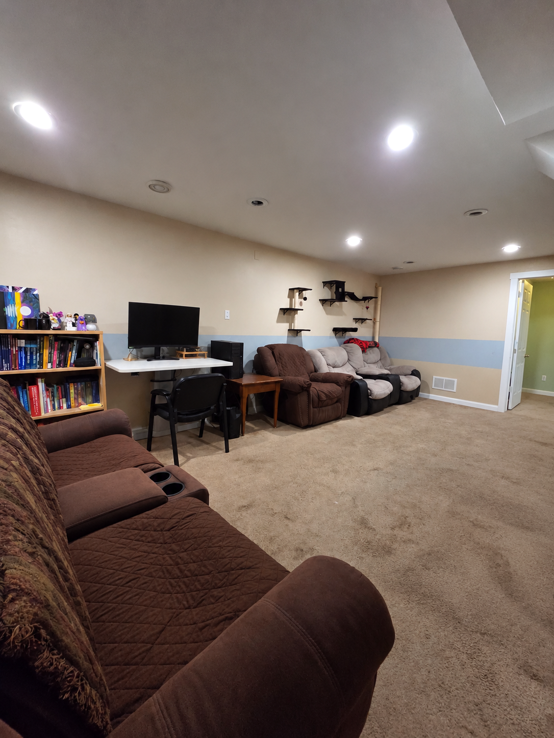 3913 52nd Avenue N, Brooklyn Center, MN 55429 Family room lower level