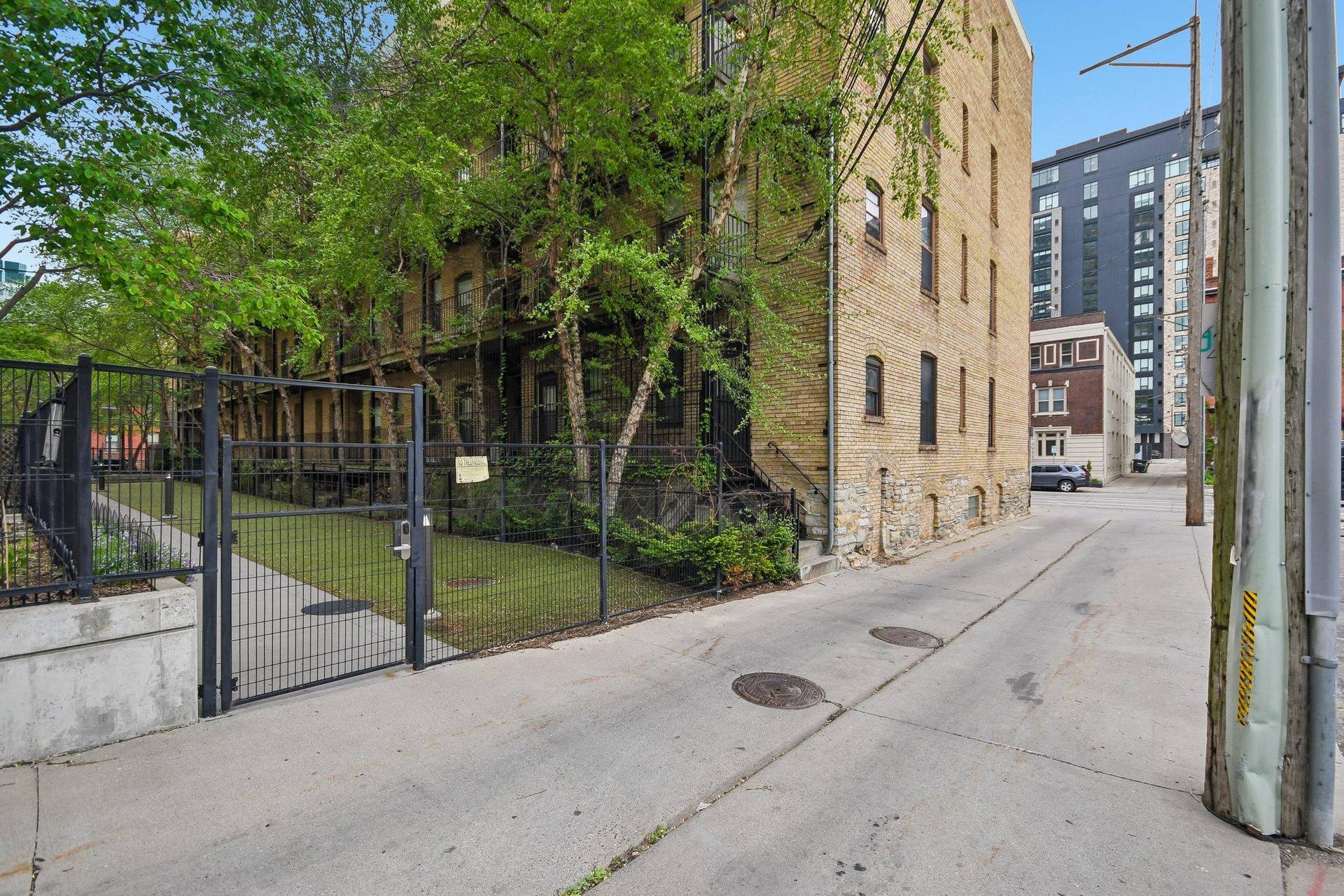 605 S 9th Street, #6, 24, Minneapolis, MN 55404 605 S 9th Street, #6, 24, Minneapolis, MN 55404