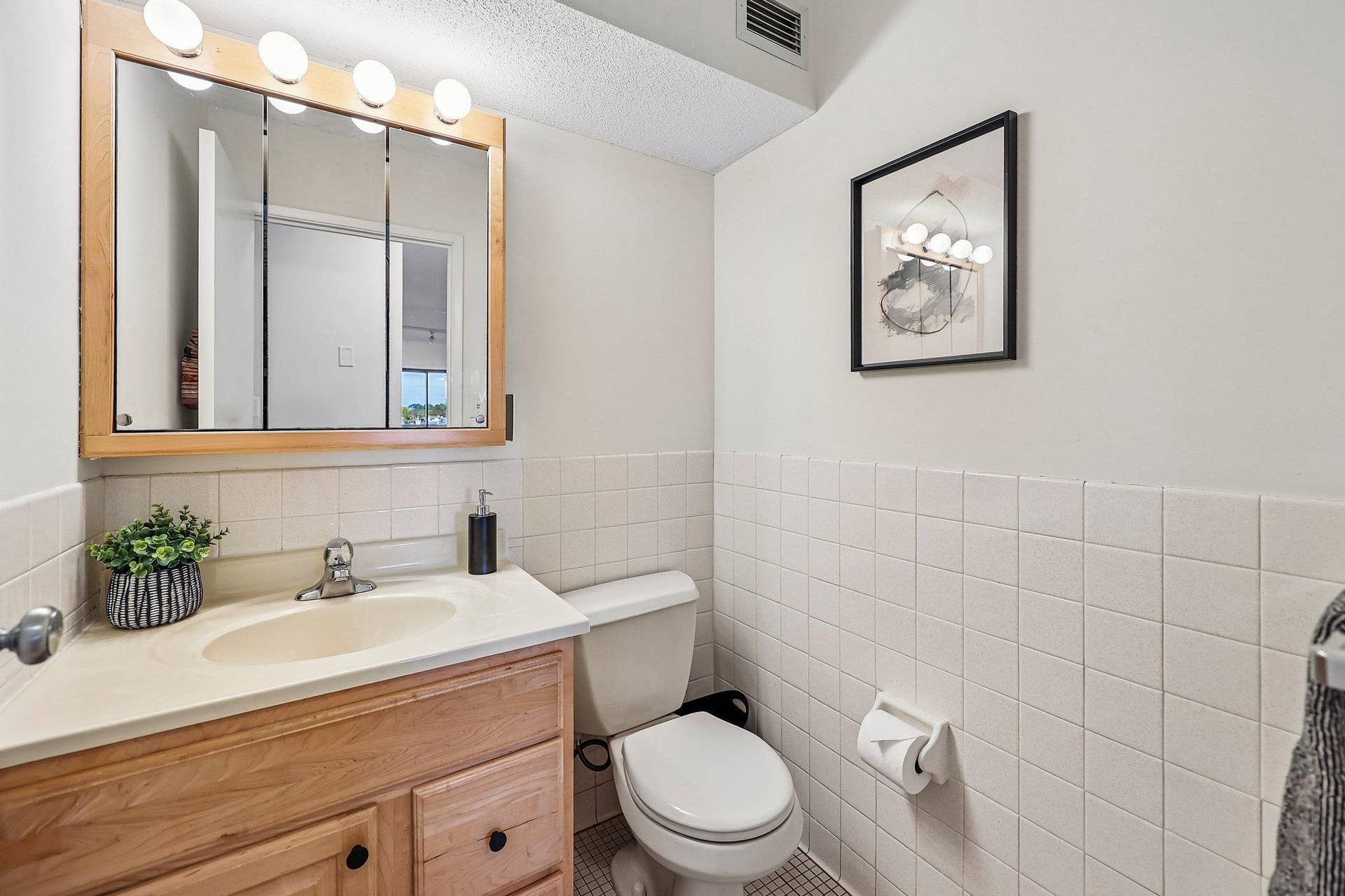 400 Groveland Avenue, #611, 45, Minneapolis, MN 55403 400 Groveland Avenue, #611, 45, Minneapolis, MN 55403