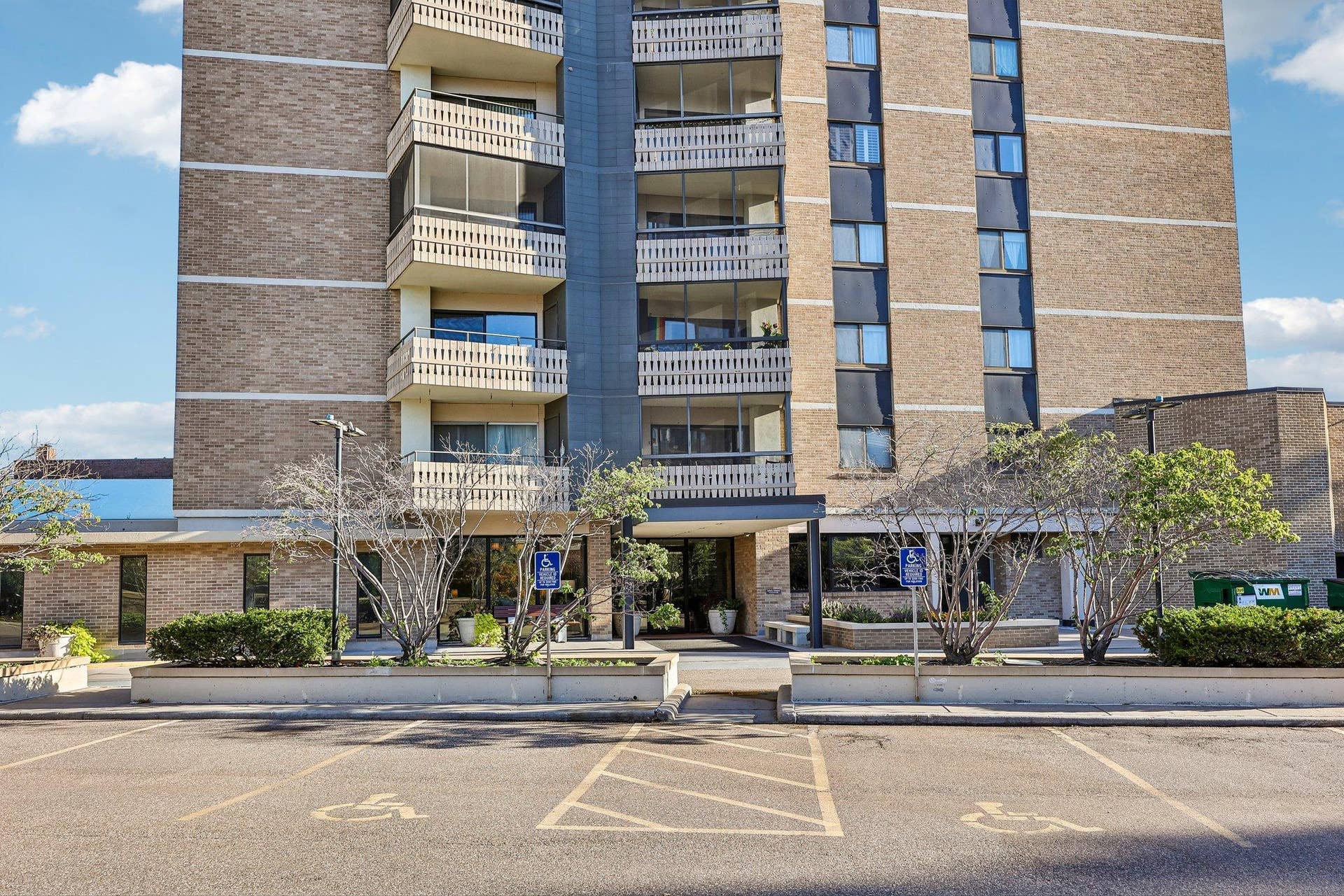 400 Groveland Avenue, #611, 45, Minneapolis, MN 55403 400 Groveland Avenue, #611, 45, Minneapolis, MN 55403