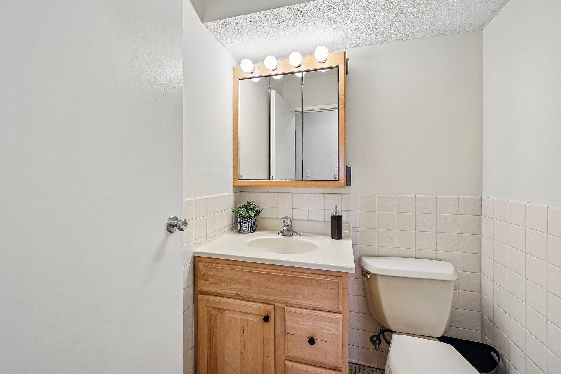 400 Groveland Avenue, #611, 45, Minneapolis, MN 55403 400 Groveland Avenue, #611, 45, Minneapolis, MN 55403