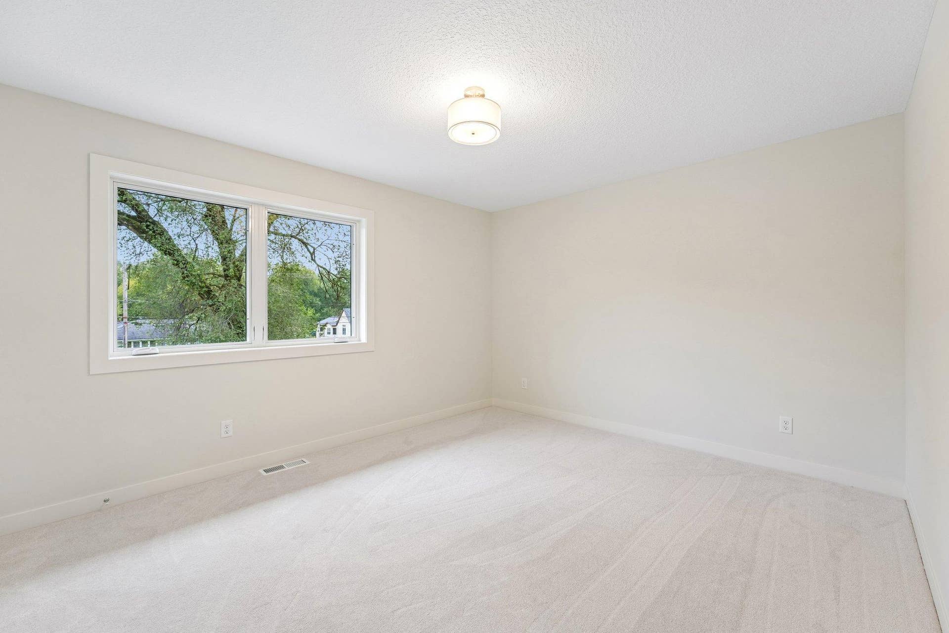 325 County Road B W, Roseville, MN 55113 27-web-or-mls-County Road B-S0110-027.jpg