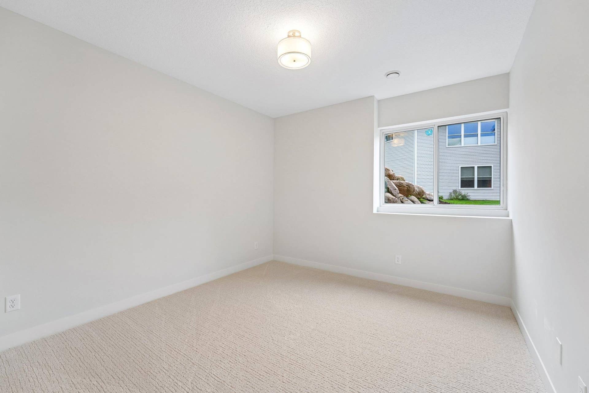325 County Road B W, Roseville, MN 55113 49-web-or-mls-County Road B-S0110-049.jpg