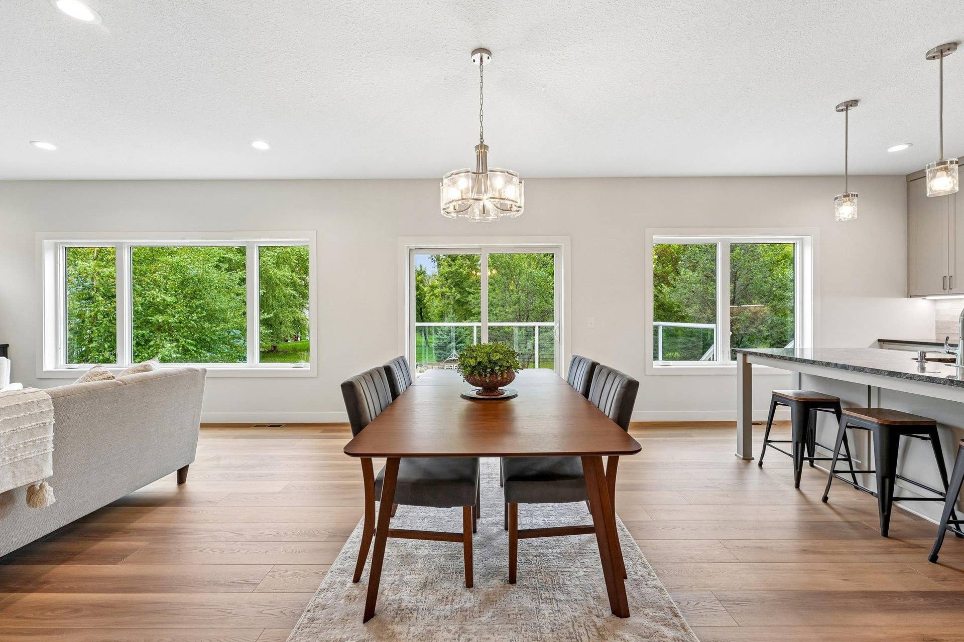 325 County Road B W, Roseville, MN 55113 15-web-or-mls-County Road B-S0110-015.jpg
