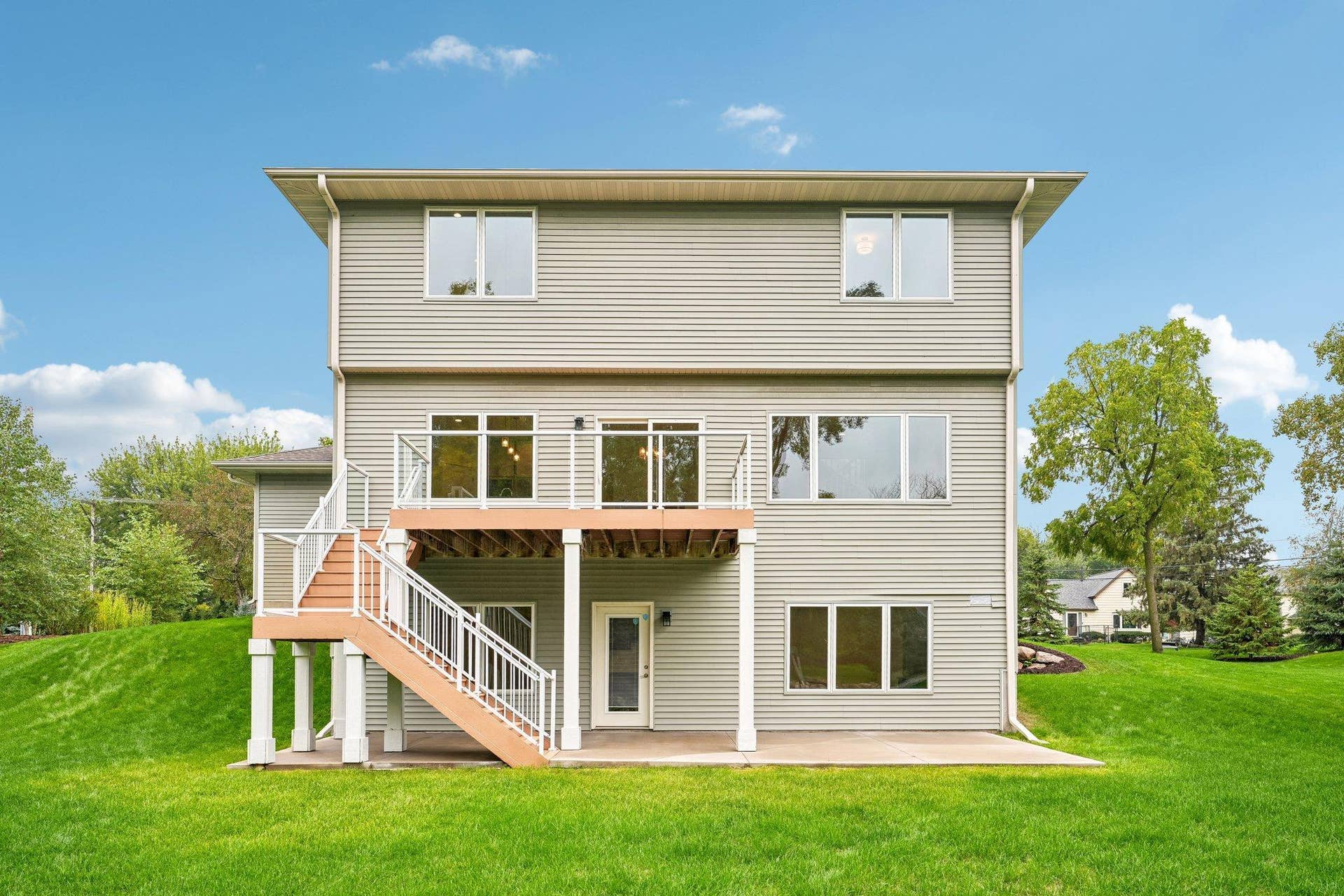 325 County Road B W, Roseville, MN 55113 57-web-or-mls-County Road B-S0110-057.jpg