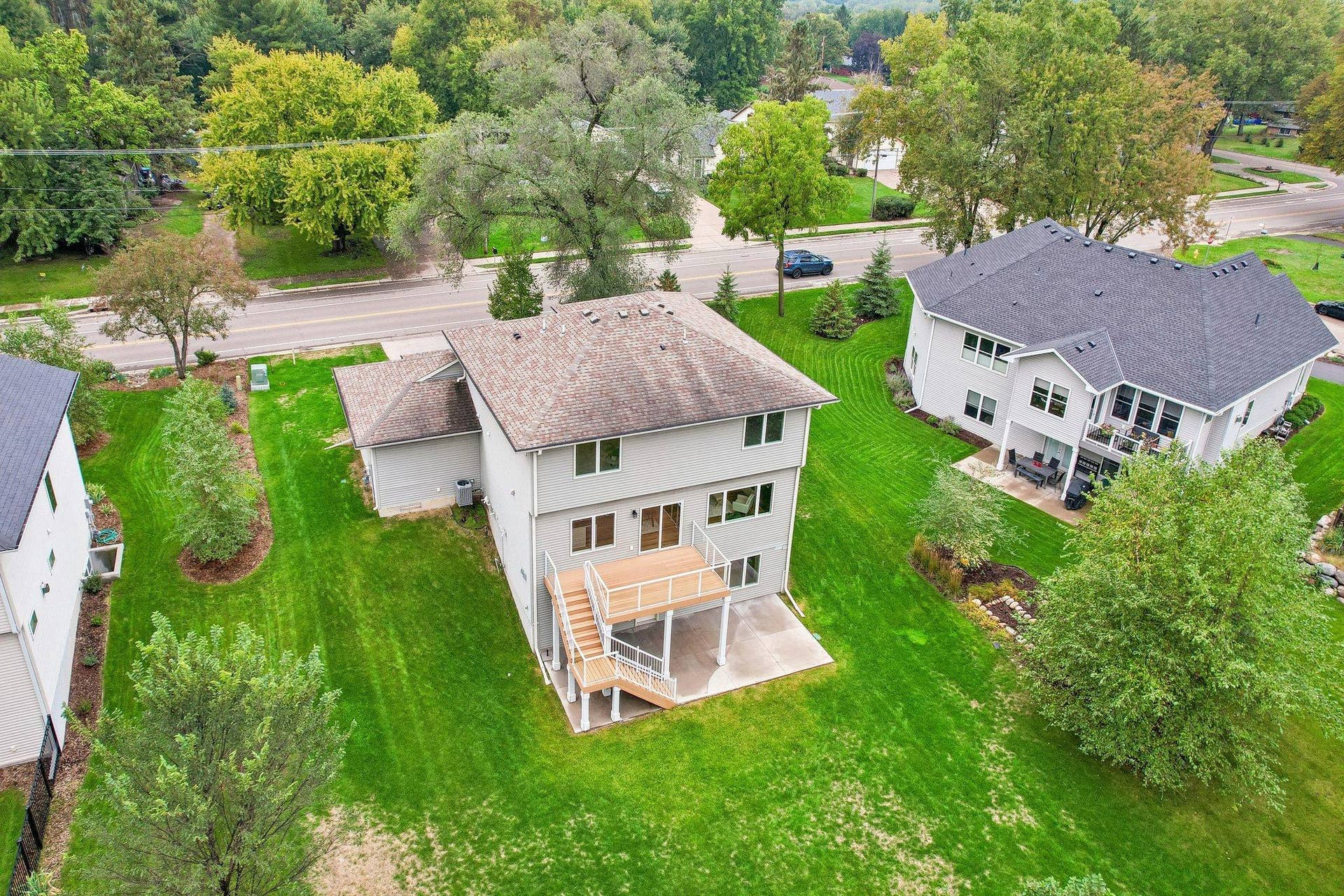 325 County Road B W, Roseville, MN 55113 76-web-or-mls-County Road B-S0110-076.jpg