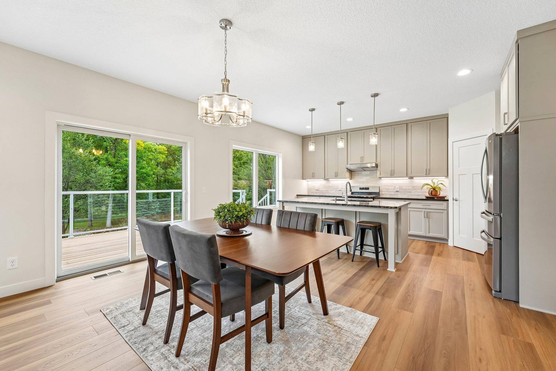 325 County Road B W, Roseville, MN 55113 16-web-or-mls-County Road B-S0110-016.jpg