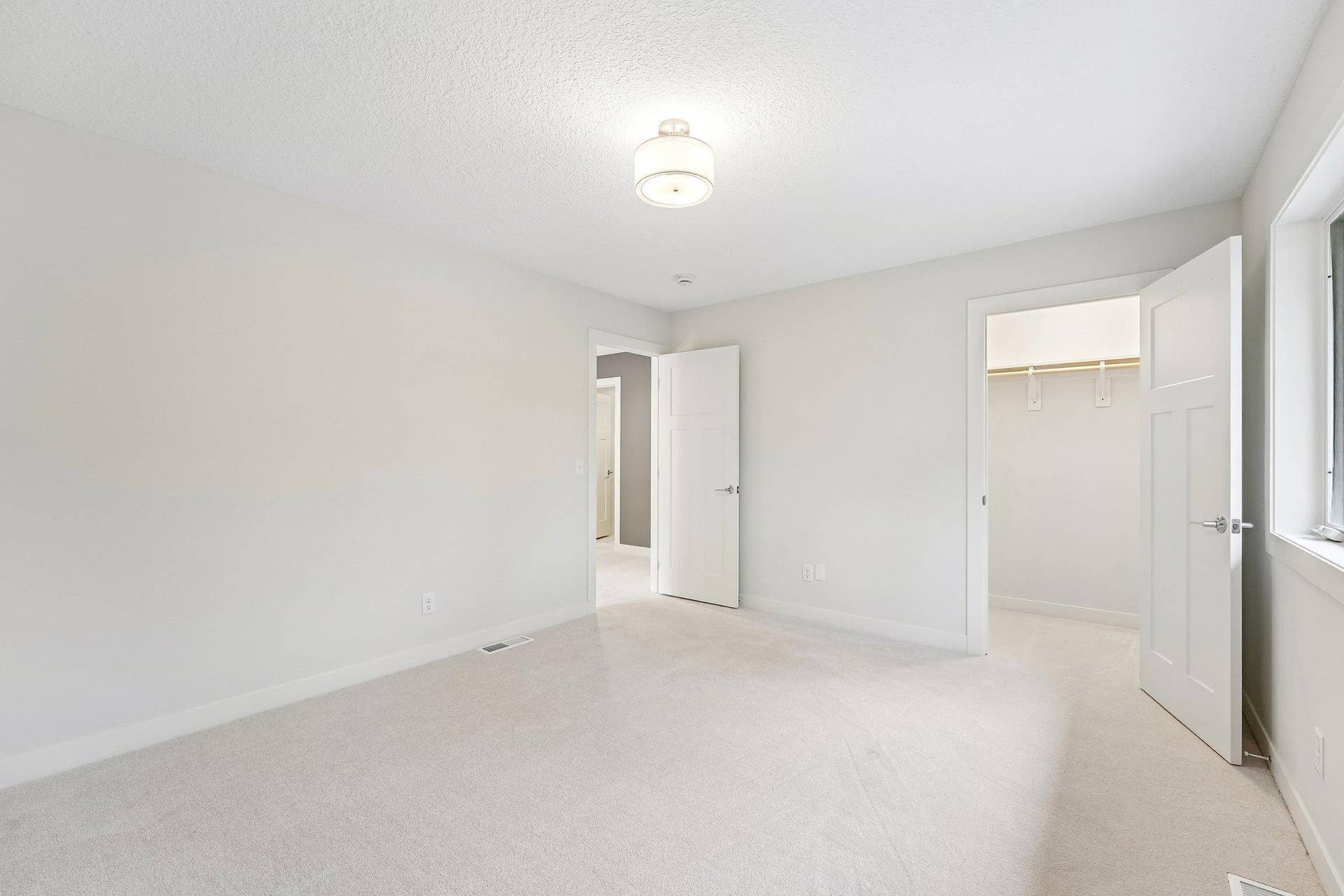 325 County Road B W, Roseville, MN 55113 29-web-or-mls-County Road B-S0110-029.jpg