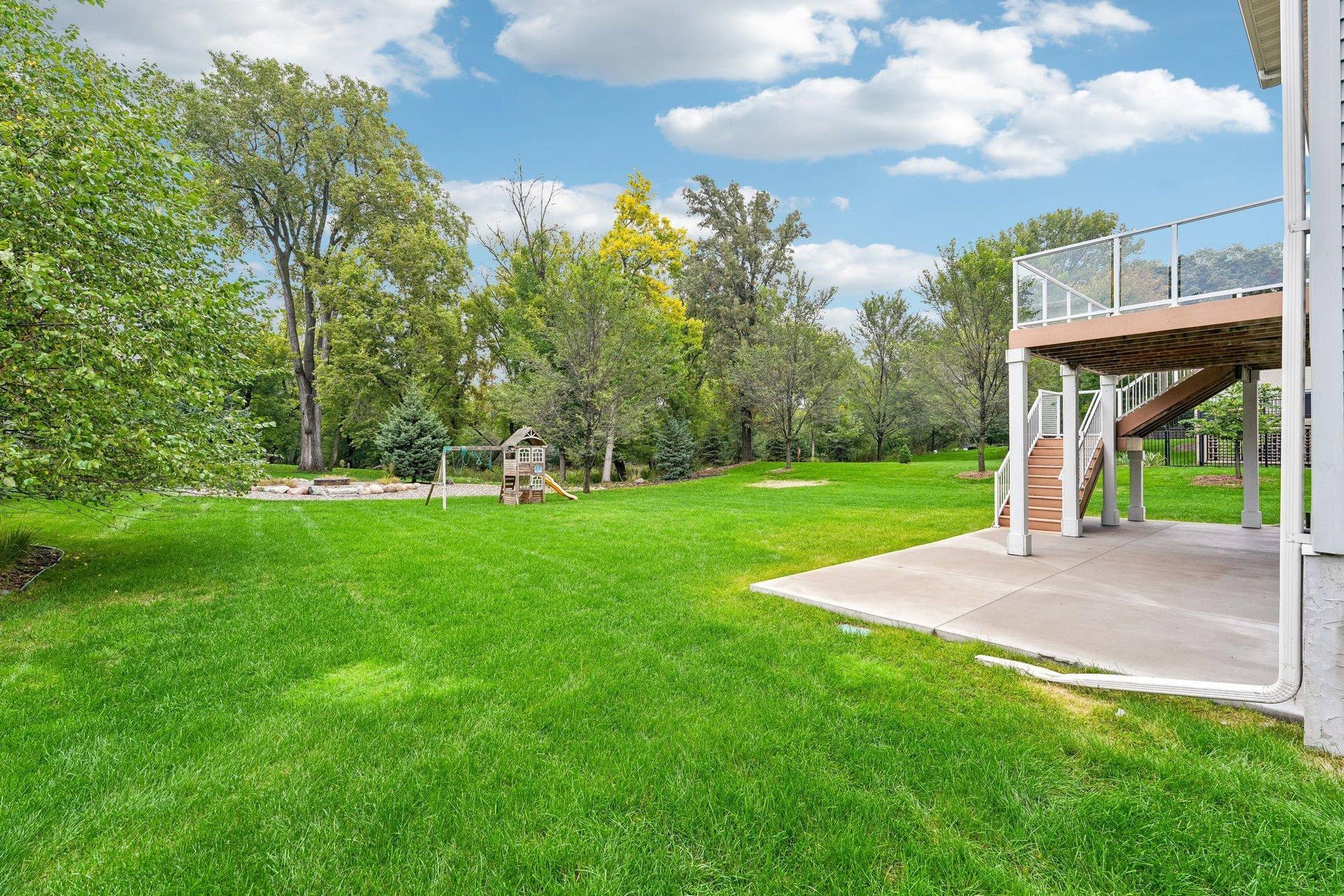 325 County Road B W, Roseville, MN 55113 53-web-or-mls-County Road B-S0110-053.jpg