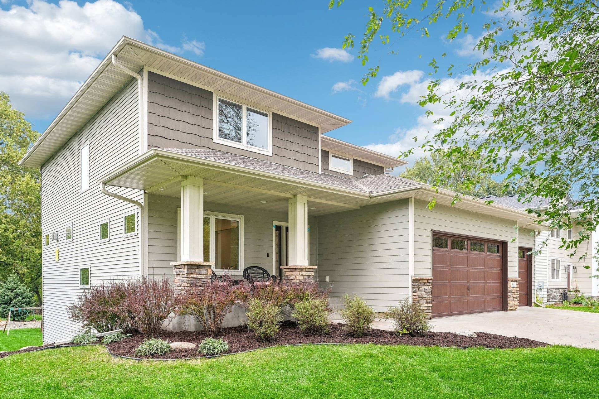 325 County Road B W, Roseville, MN 55113 2-web-or-mls-County Road B-S0110-002.jpg