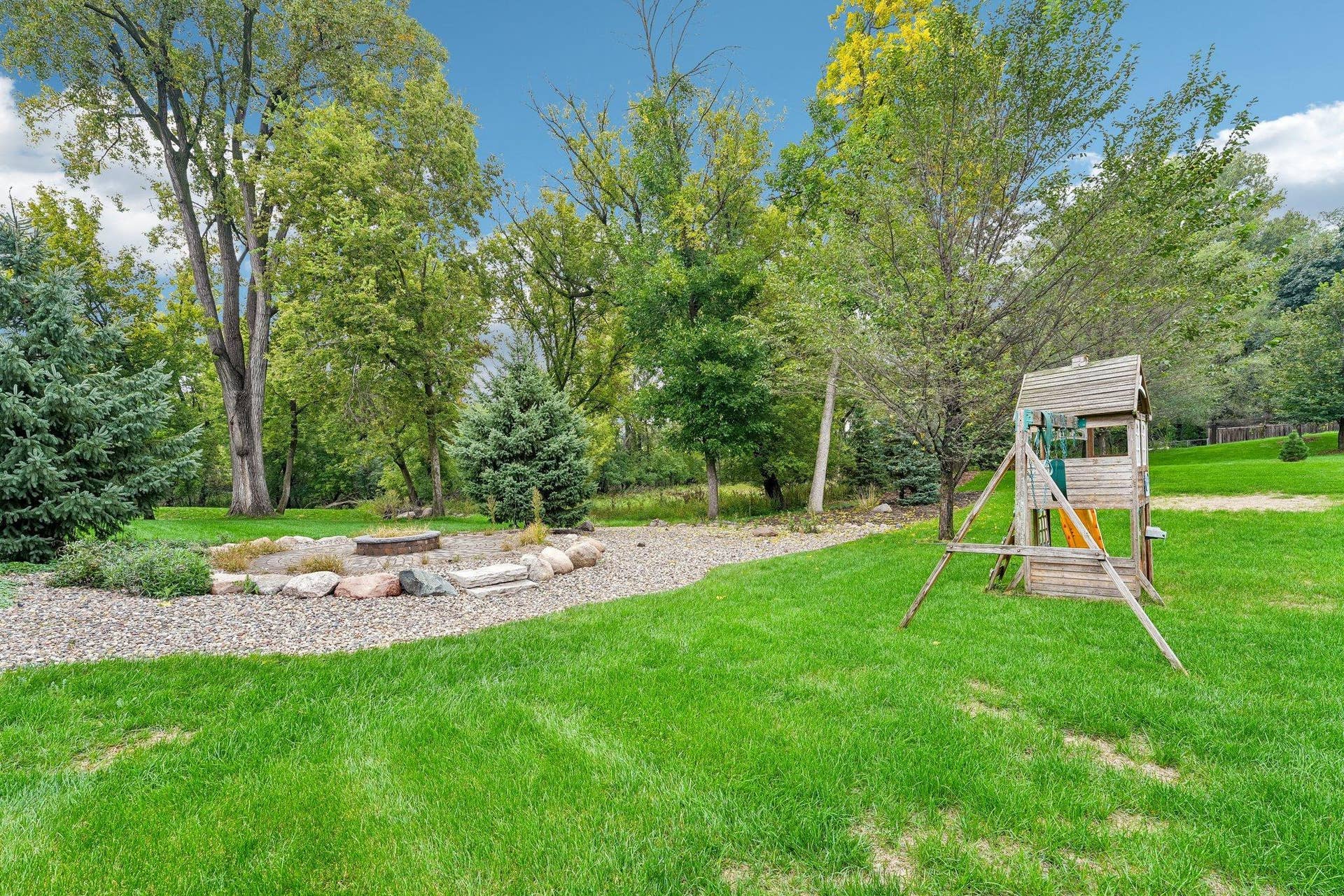 325 County Road B W, Roseville, MN 55113 54-web-or-mls-County Road B-S0110-054.jpg