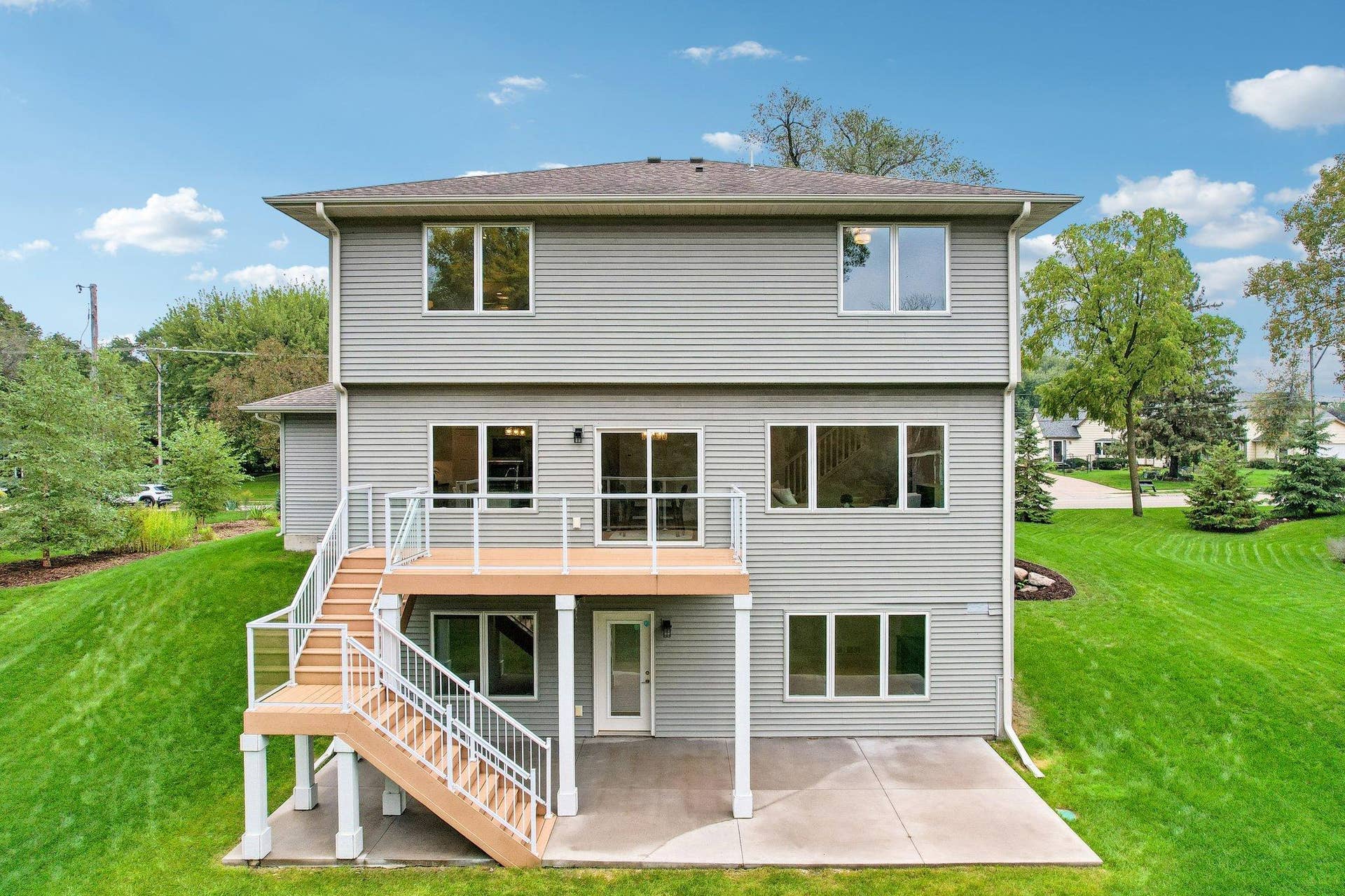 325 County Road B W, Roseville, MN 55113 75-web-or-mls-County Road B-S0110-075.jpg