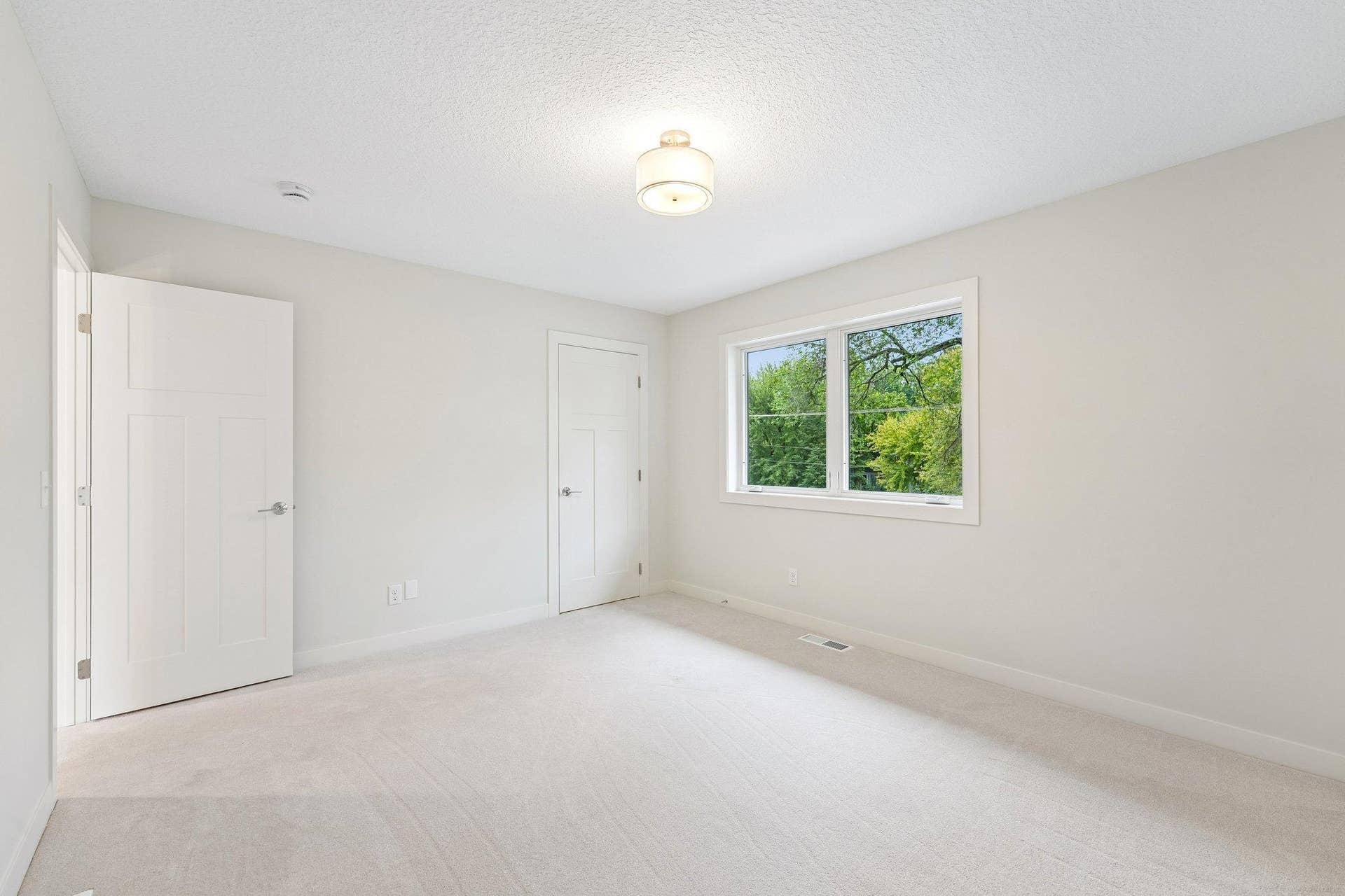 325 County Road B W, Roseville, MN 55113 28-web-or-mls-County Road B-S0110-028.jpg
