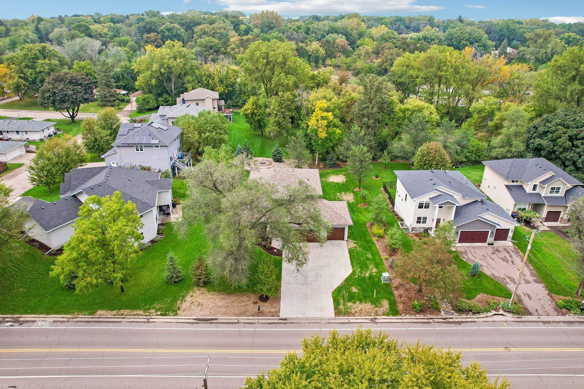 325 County Road B W, Roseville, MN 55113 70-web-or-mls-County Road B-S0110-070.jpg