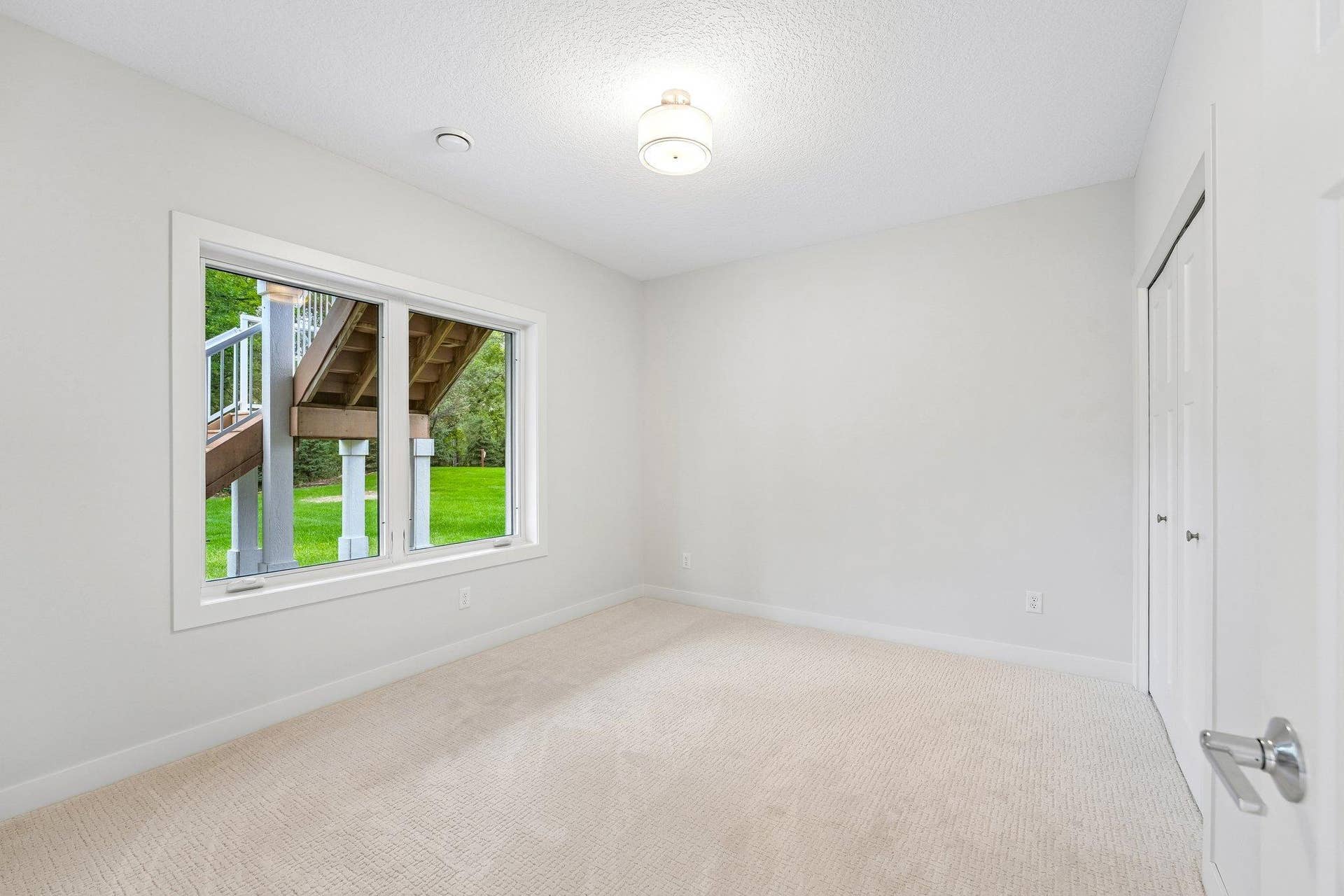 325 County Road B W, Roseville, MN 55113 47-web-or-mls-County Road B-S0110-047.jpg