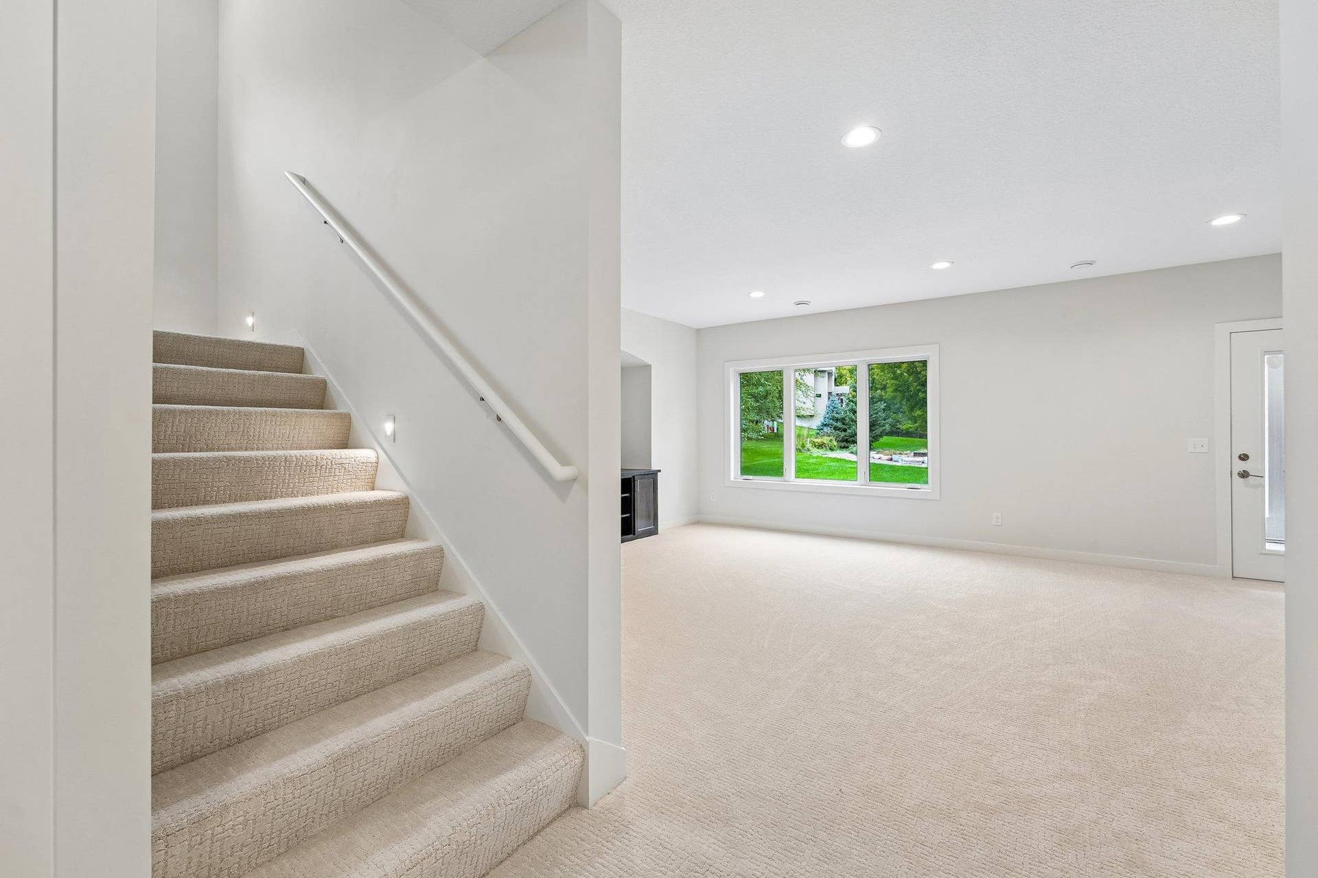 325 County Road B W, Roseville, MN 55113 42-web-or-mls-County Road B-S0110-042.jpg