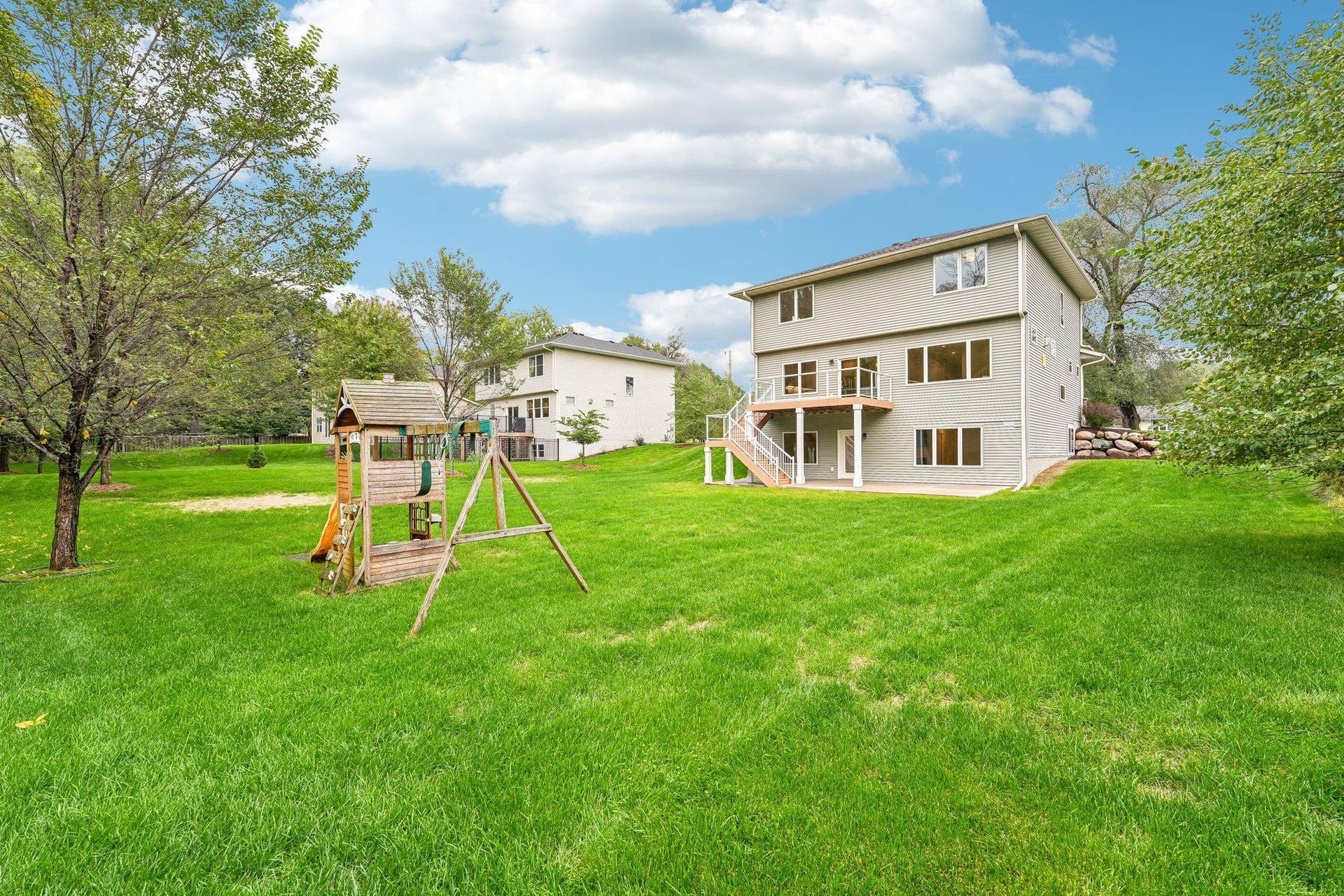 325 County Road B W, Roseville, MN 55113 55-web-or-mls-County Road B-S0110-055.jpg