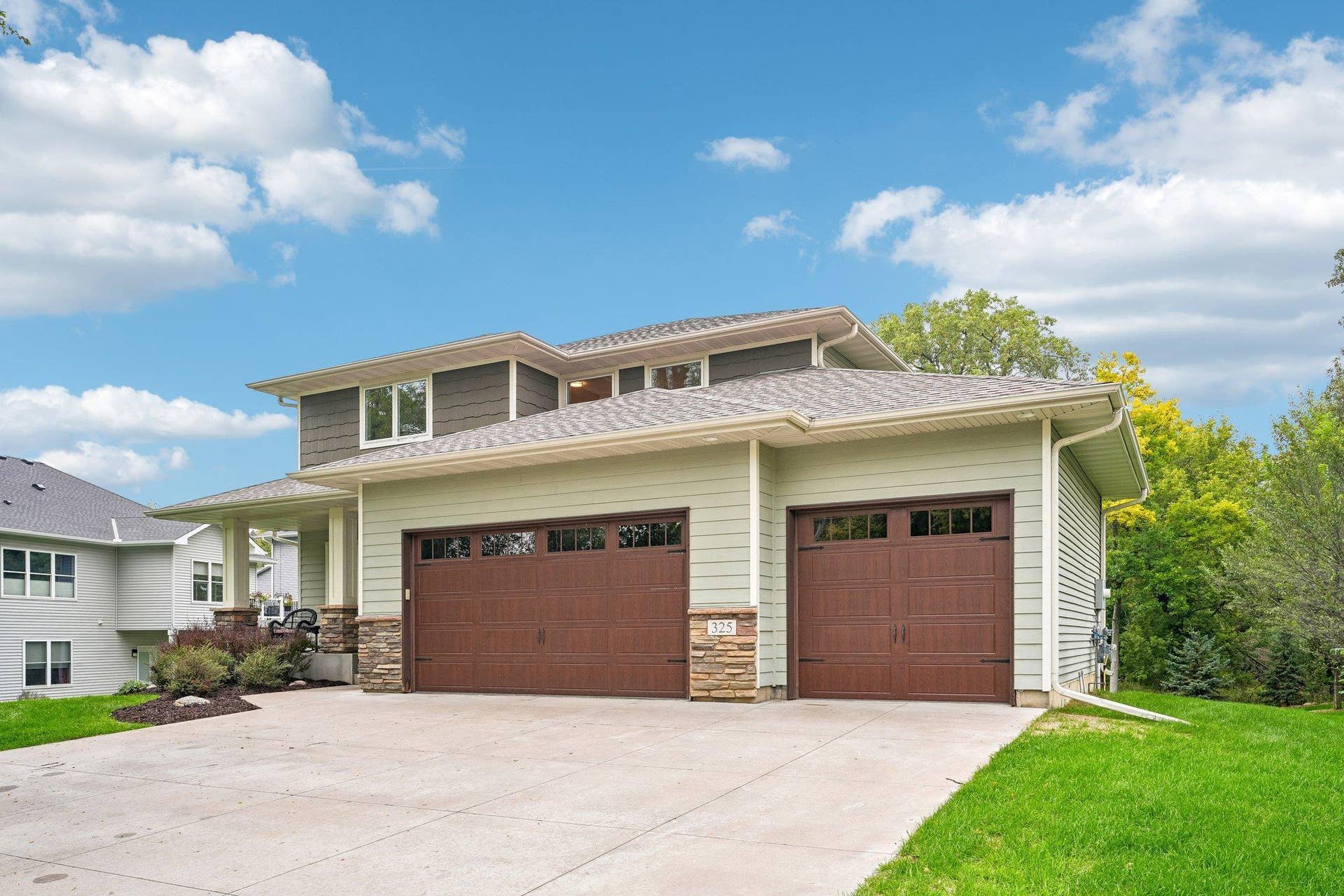 325 County Road B W, Roseville, MN 55113 3-web-or-mls-County Road B-S0110-003.jpg