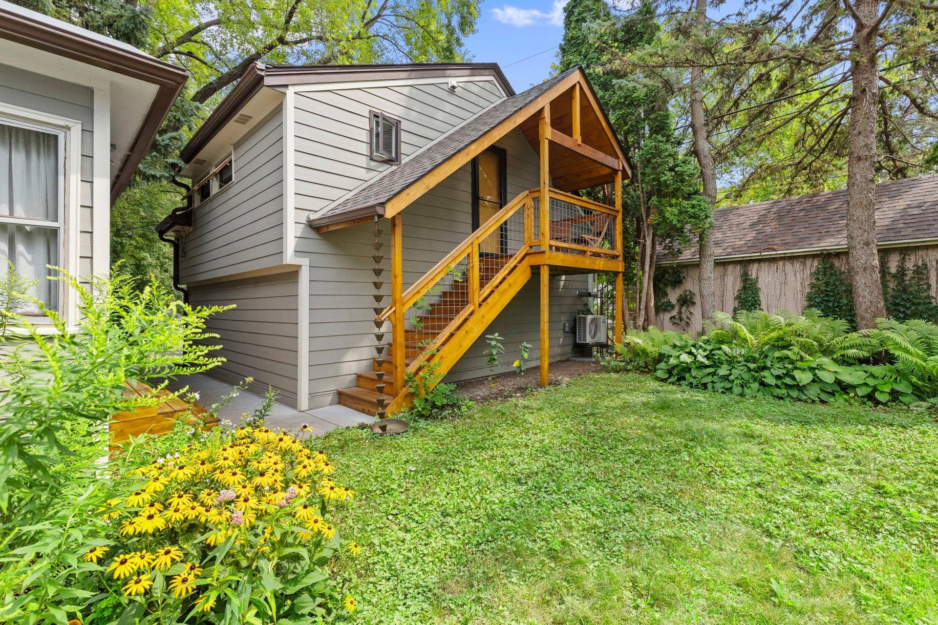 106-web-or-mls-1522 Hague Ave-39.jpg