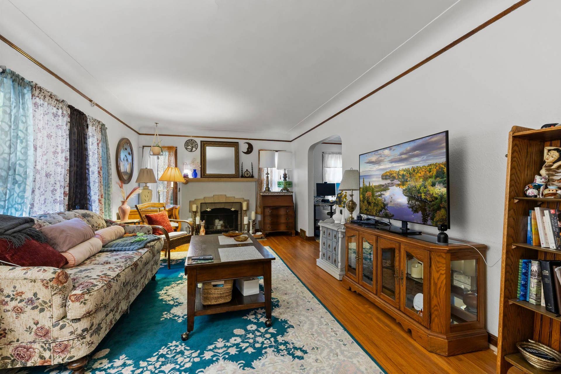 35-web-or-mls-1522 Hague Ave-69 (2).jpg