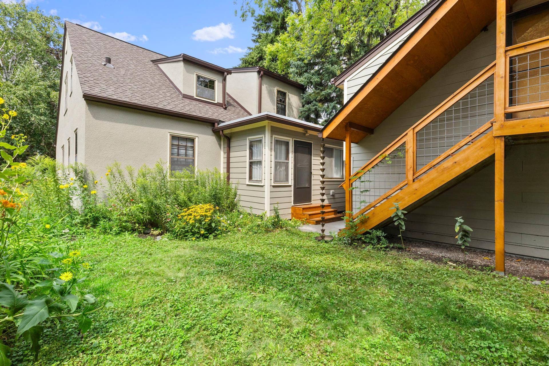 108-web-or-mls-1522 Hague Ave-45.jpg