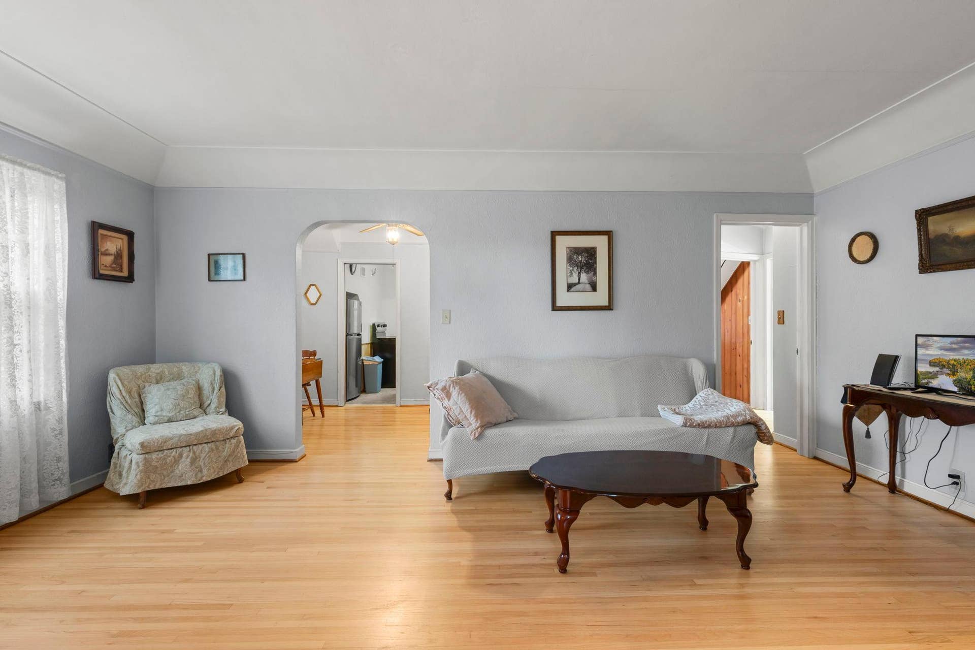 60-web-or-mls-1522 Hague Ave-18 (2).jpg