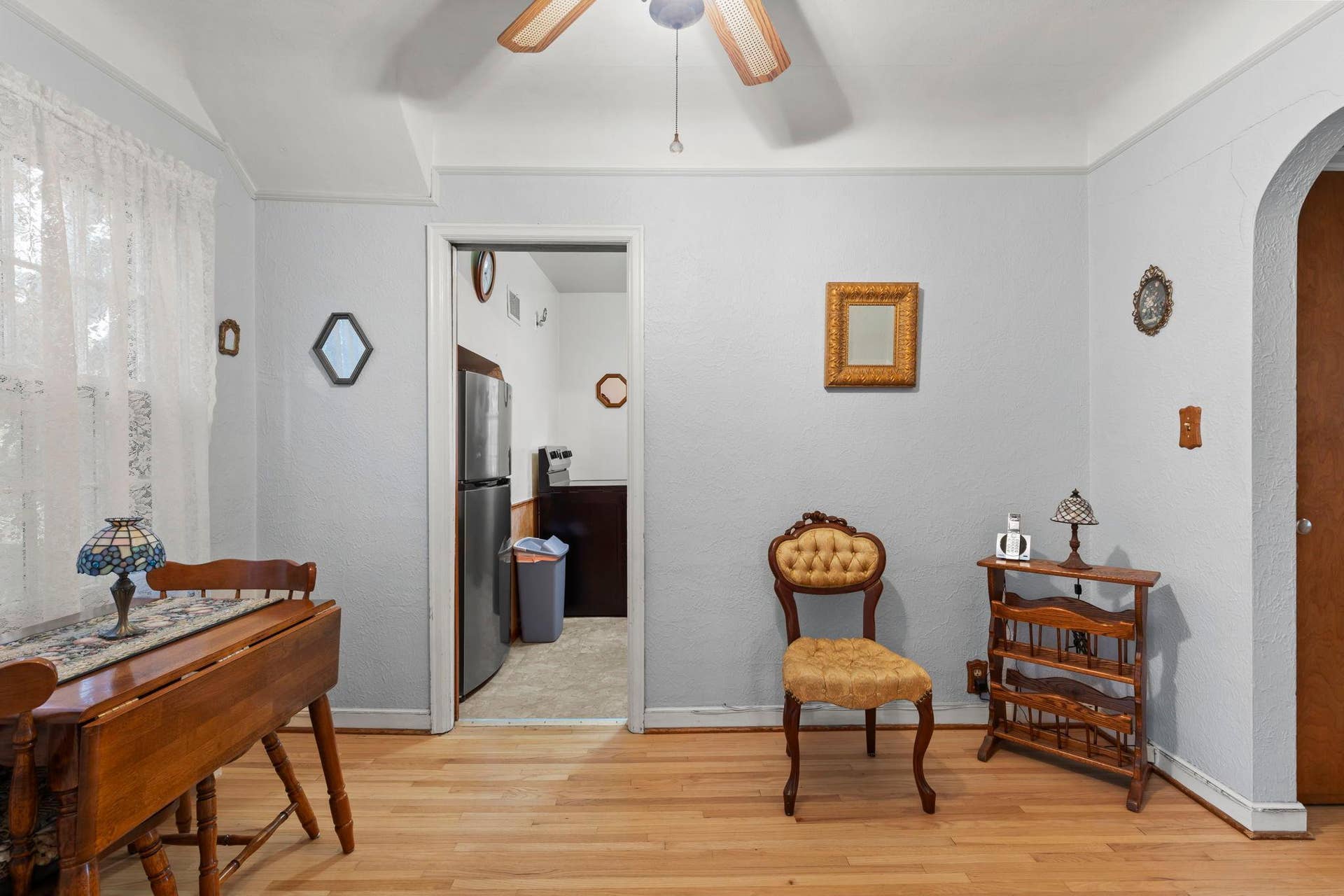 63-web-or-mls-1522 Hague Ave-27.jpg
