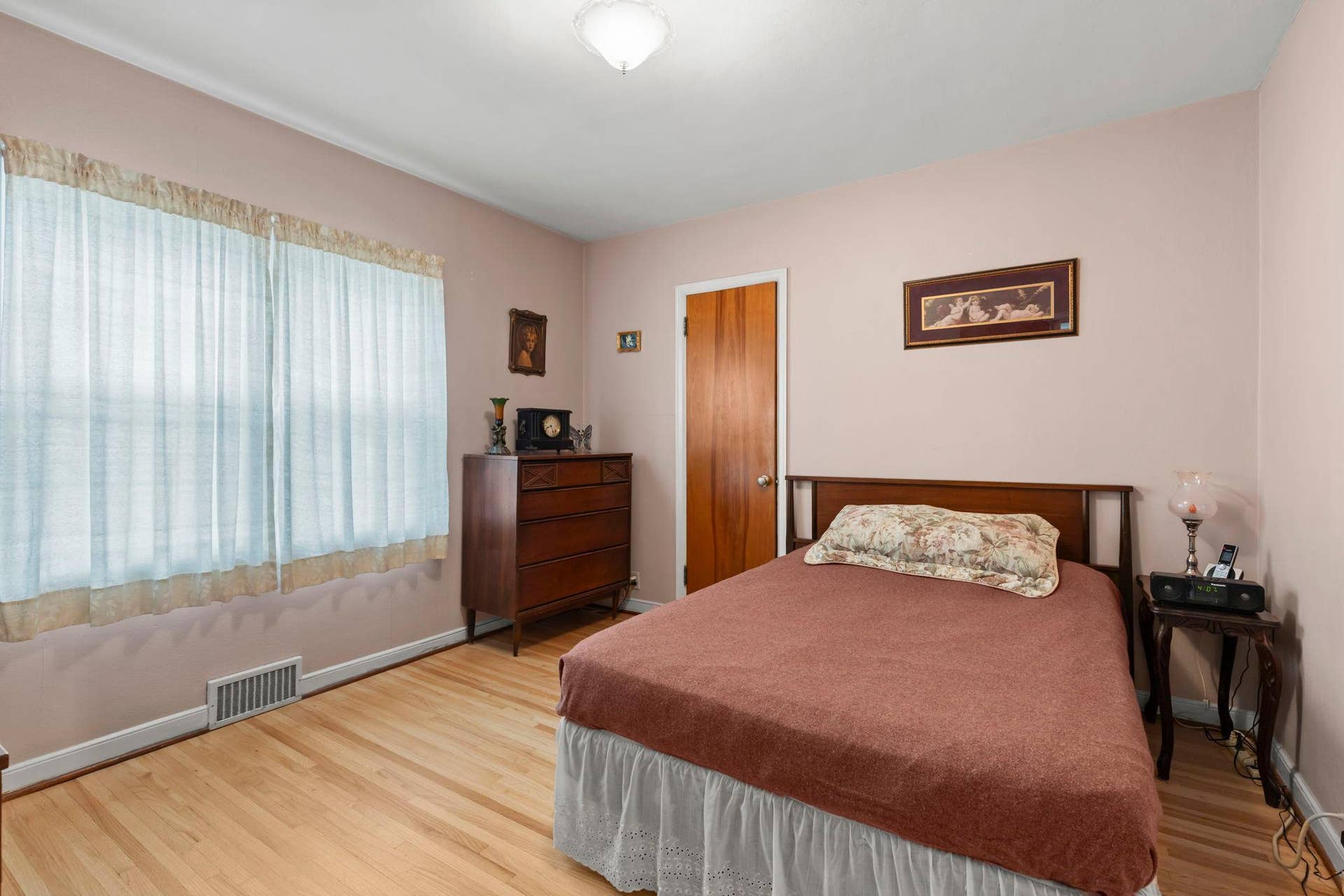 71-web-or-mls-1522 Hague Ave-51 (2).jpg