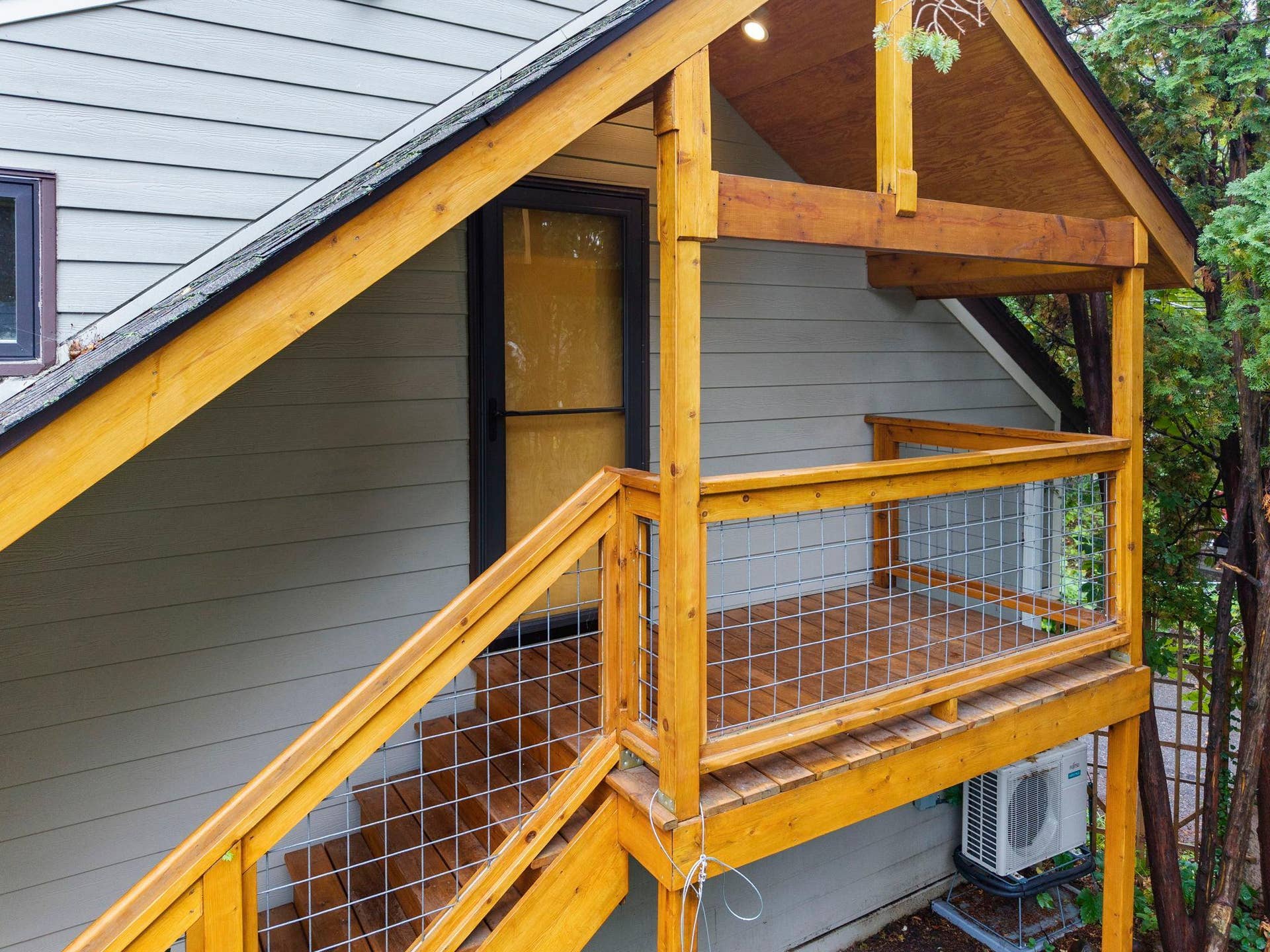 122-web-or-mls-1522 Hague Ave-211.jpg