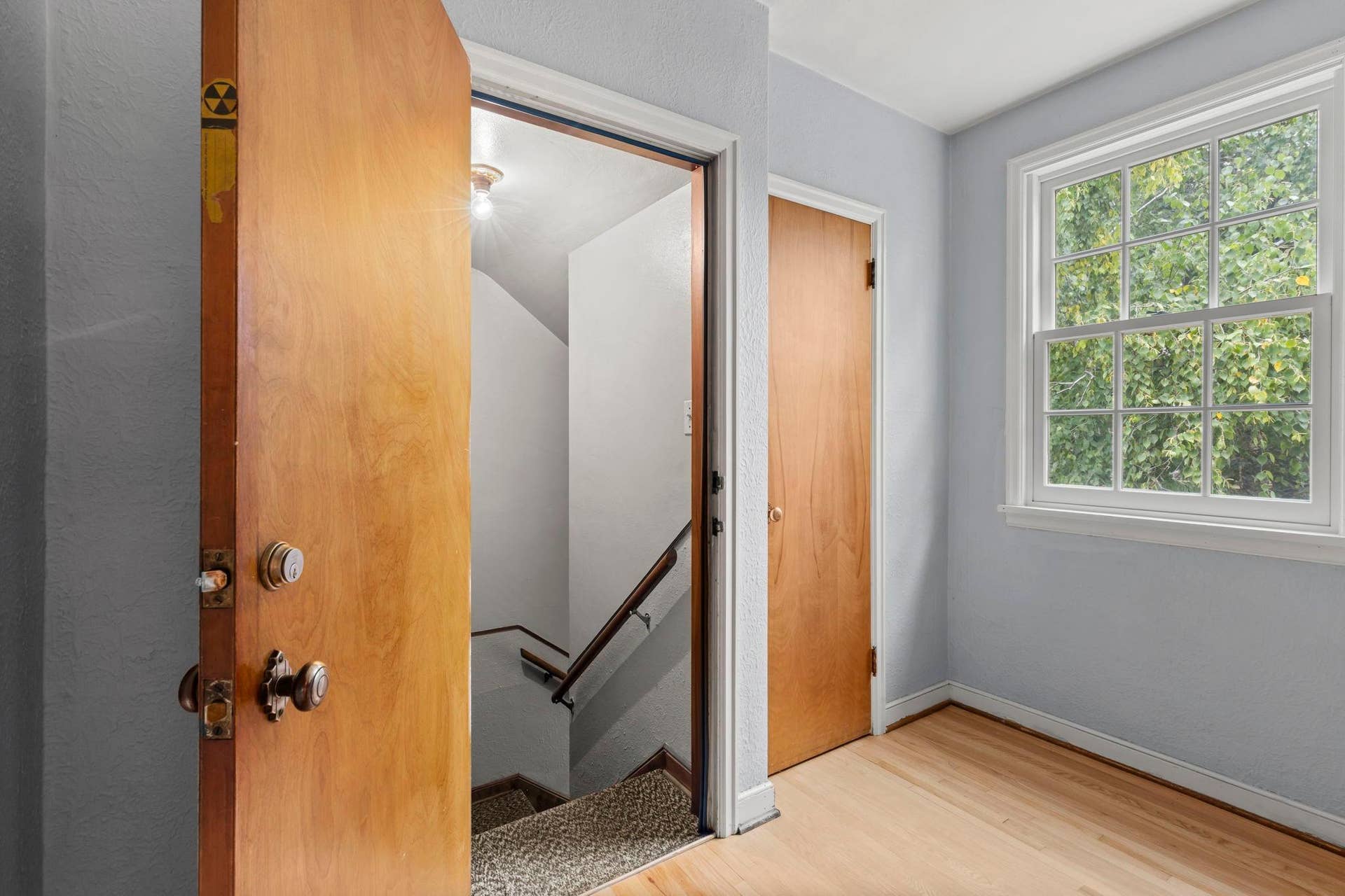 56-web-or-mls-1522 Hague Ave-6 (2).jpg