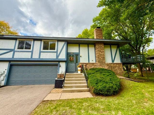 6852 Macbeth Circle, Woodbury, MN 55125 Welcome Home!