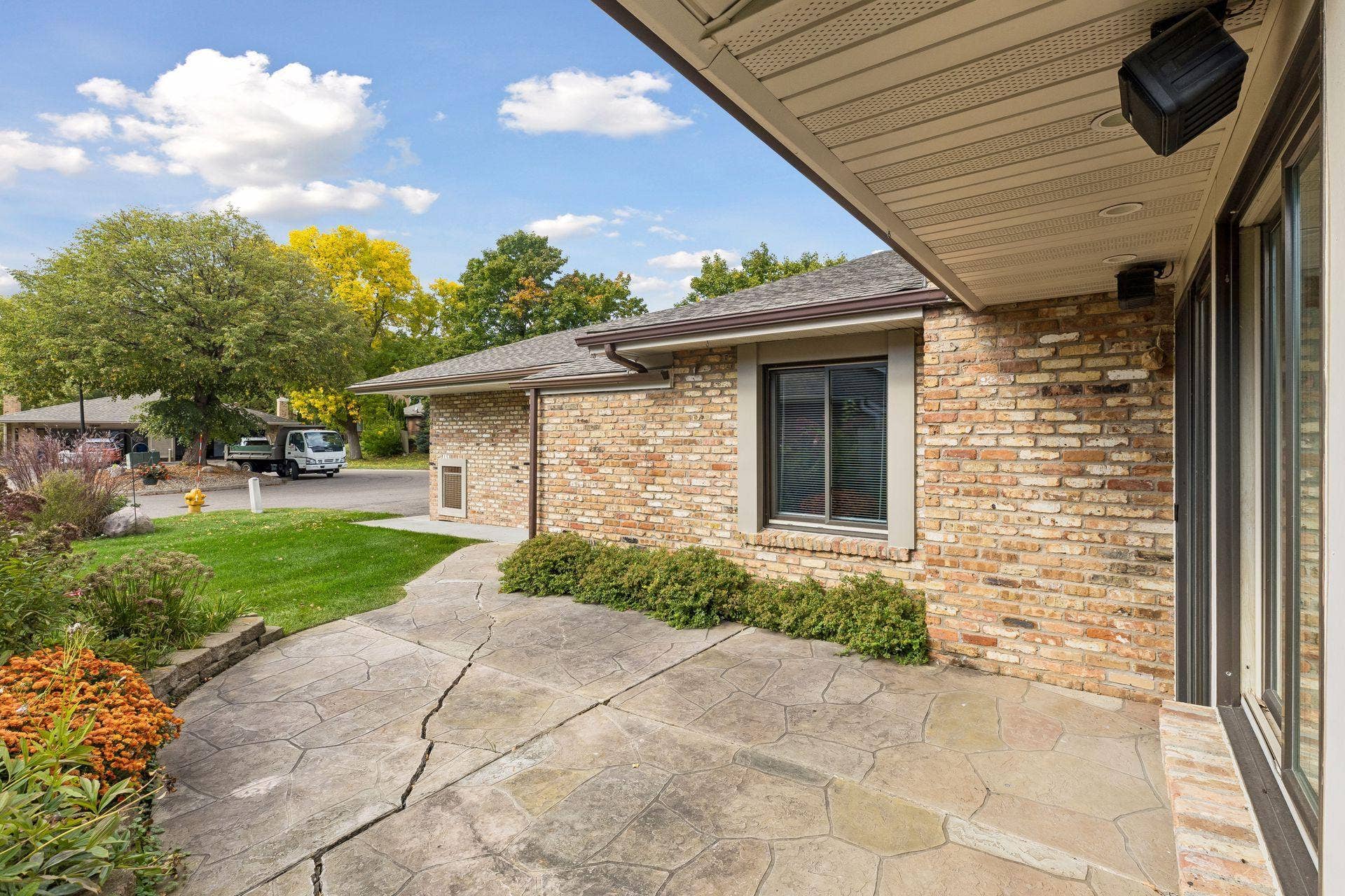 1860 Juneau Lane N, Plymouth, MN 55447 1860 Juneau Lane N, Plymouth, MN 55447