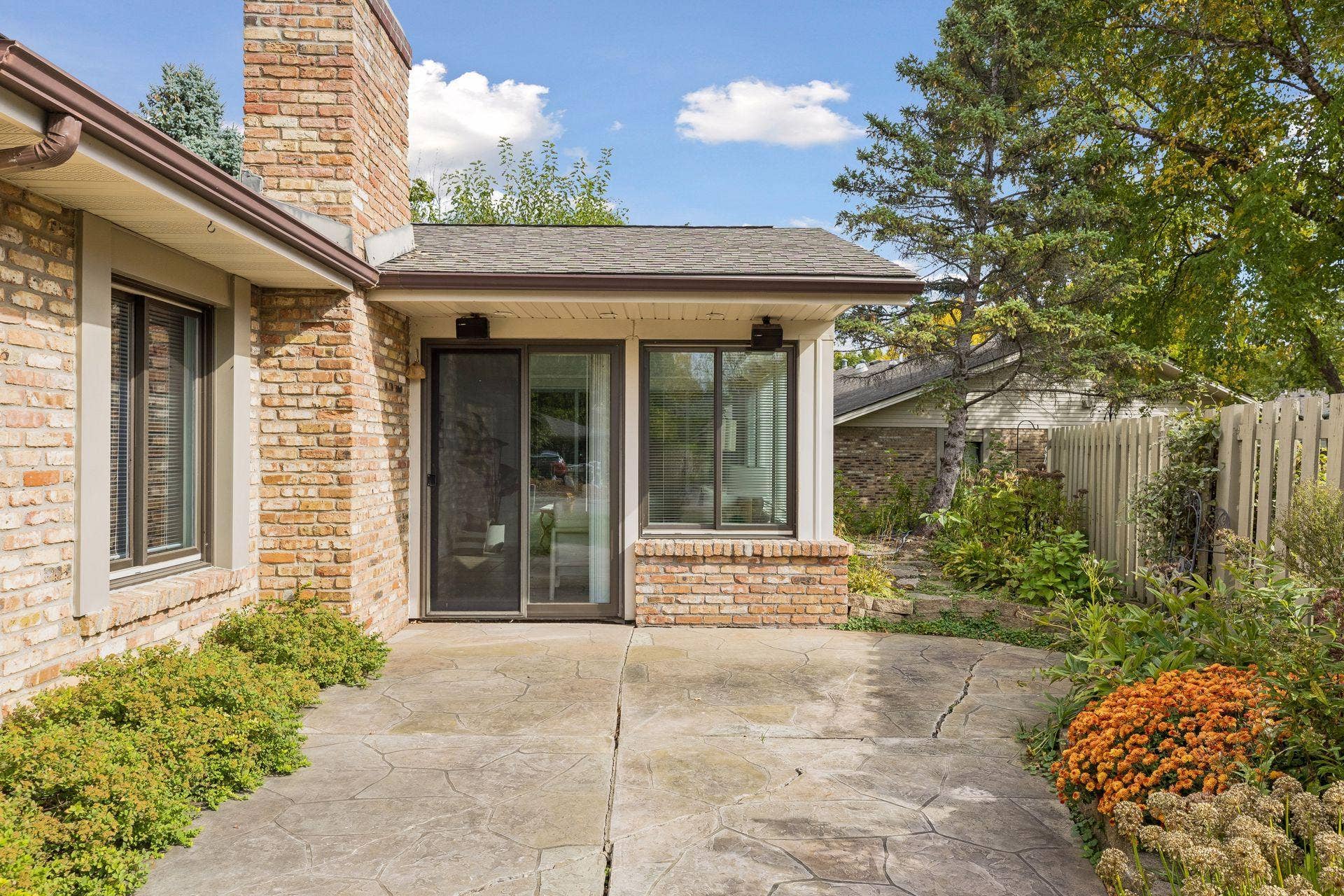 1860 Juneau Lane N, Plymouth, MN 55447 1860 Juneau Lane N, Plymouth, MN 55447