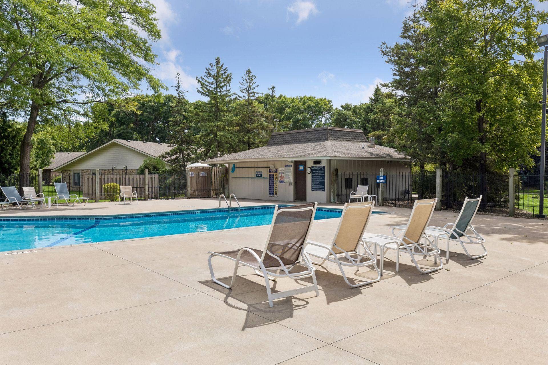 1860 Juneau Lane N, Plymouth, MN 55447 1860 Juneau Lane N, Plymouth, MN 55447