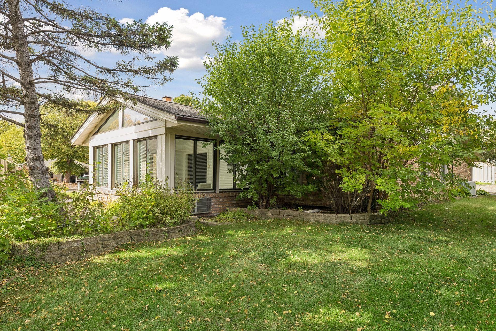 1860 Juneau Lane N, Plymouth, MN 55447 1860 Juneau Lane N, Plymouth, MN 55447