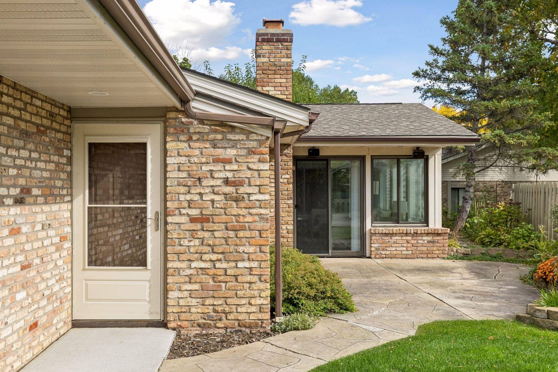 1860 Juneau Lane N, Plymouth, MN 55447 1860 Juneau Lane N, Plymouth, MN 55447