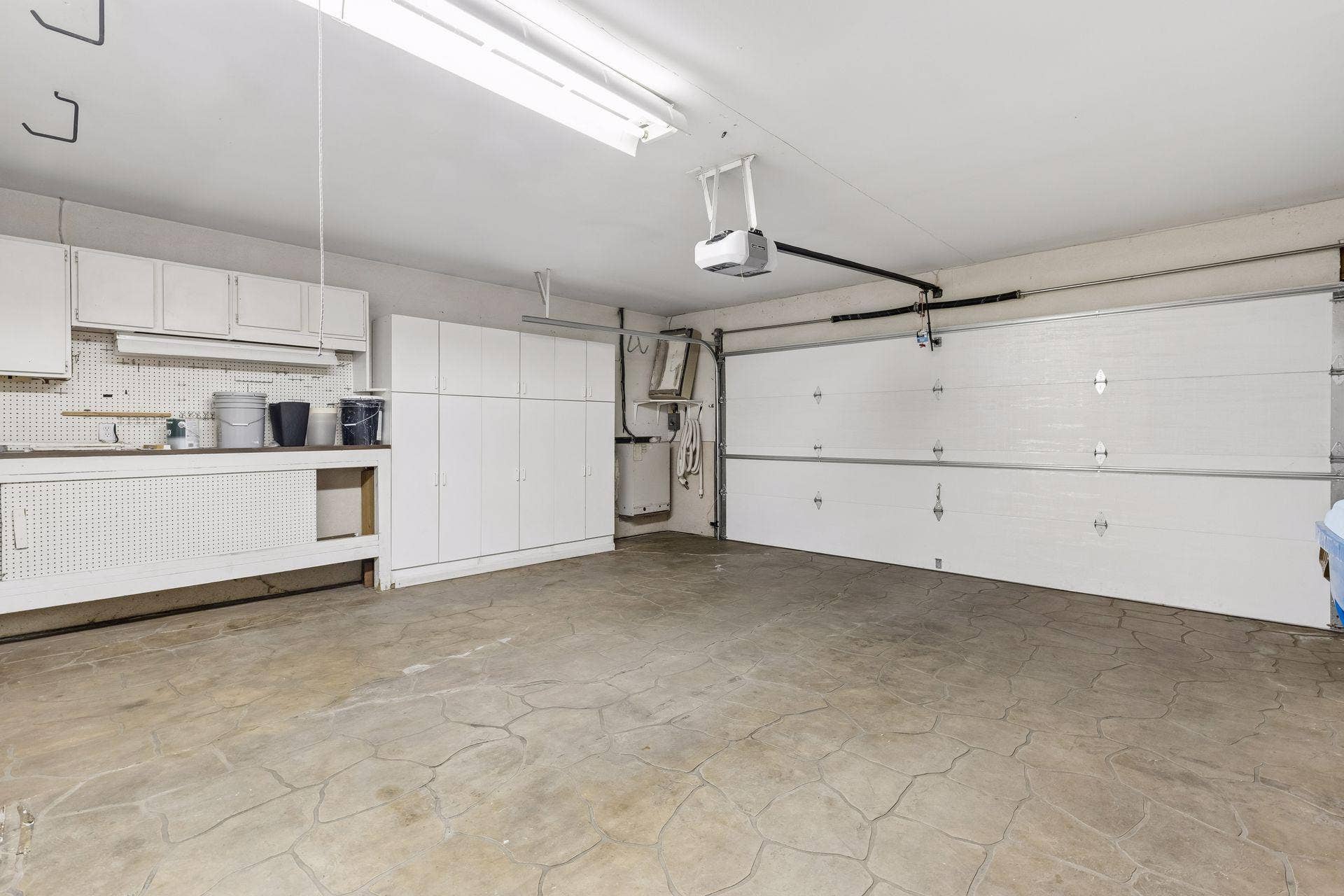 1860 Juneau Lane N, Plymouth, MN 55447 1860 Juneau Lane N, Plymouth, MN 55447