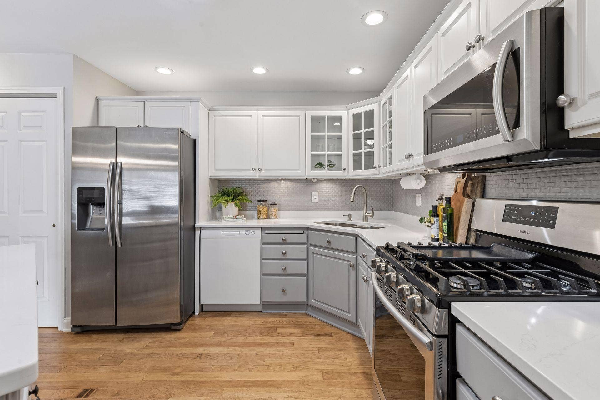 1860 Juneau Lane N, Plymouth, MN 55447 1860 Juneau Lane N, Plymouth, MN 55447